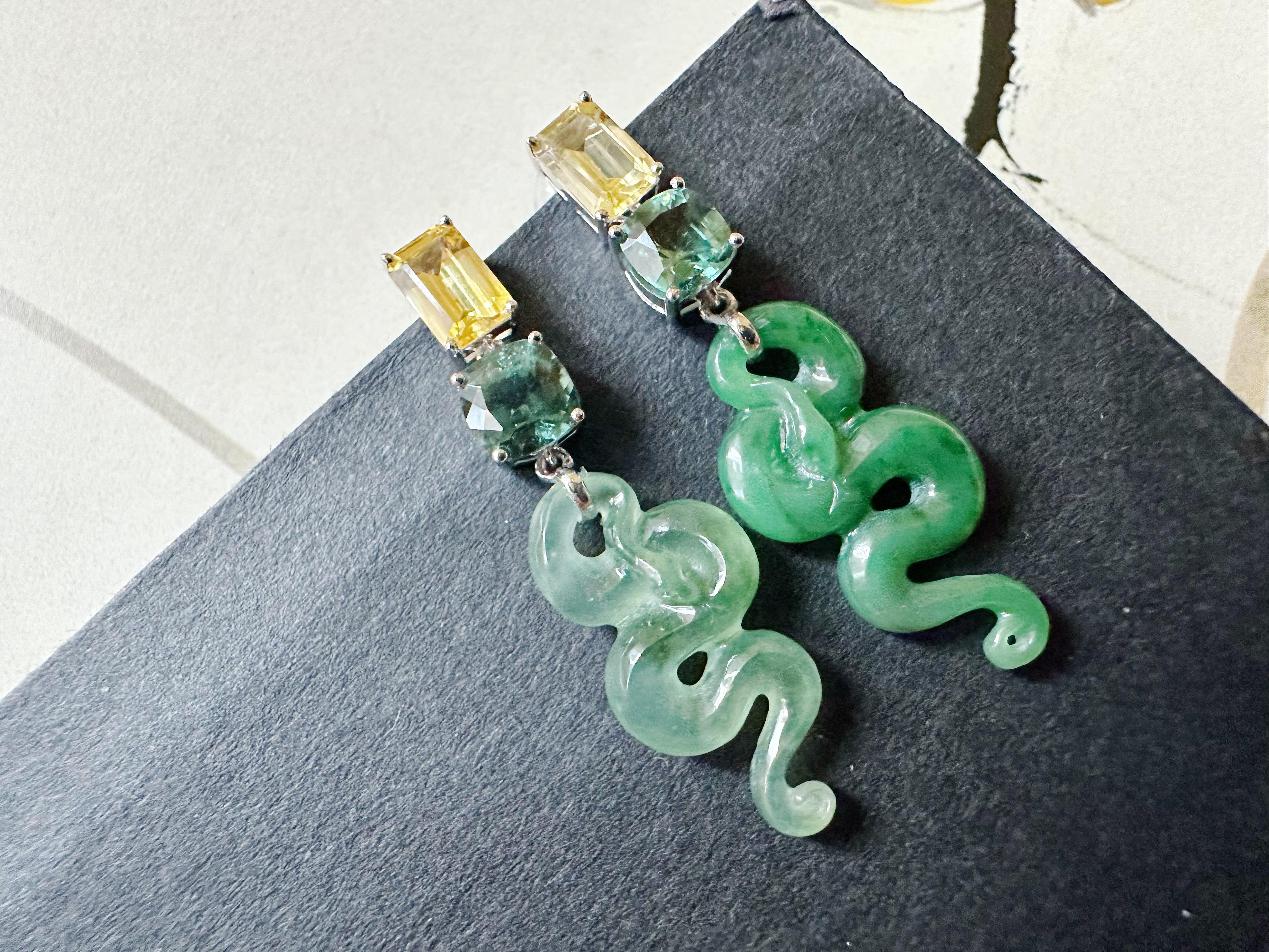 Certified Natural Myanmar Jade Snake Earrings in 18K White Gold with Sapphires In New Condition For Sale In Kowloon, HK