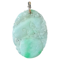 Pendentif Loong Jade naturel du Myanmar vert vif avec clous en or 18 carats