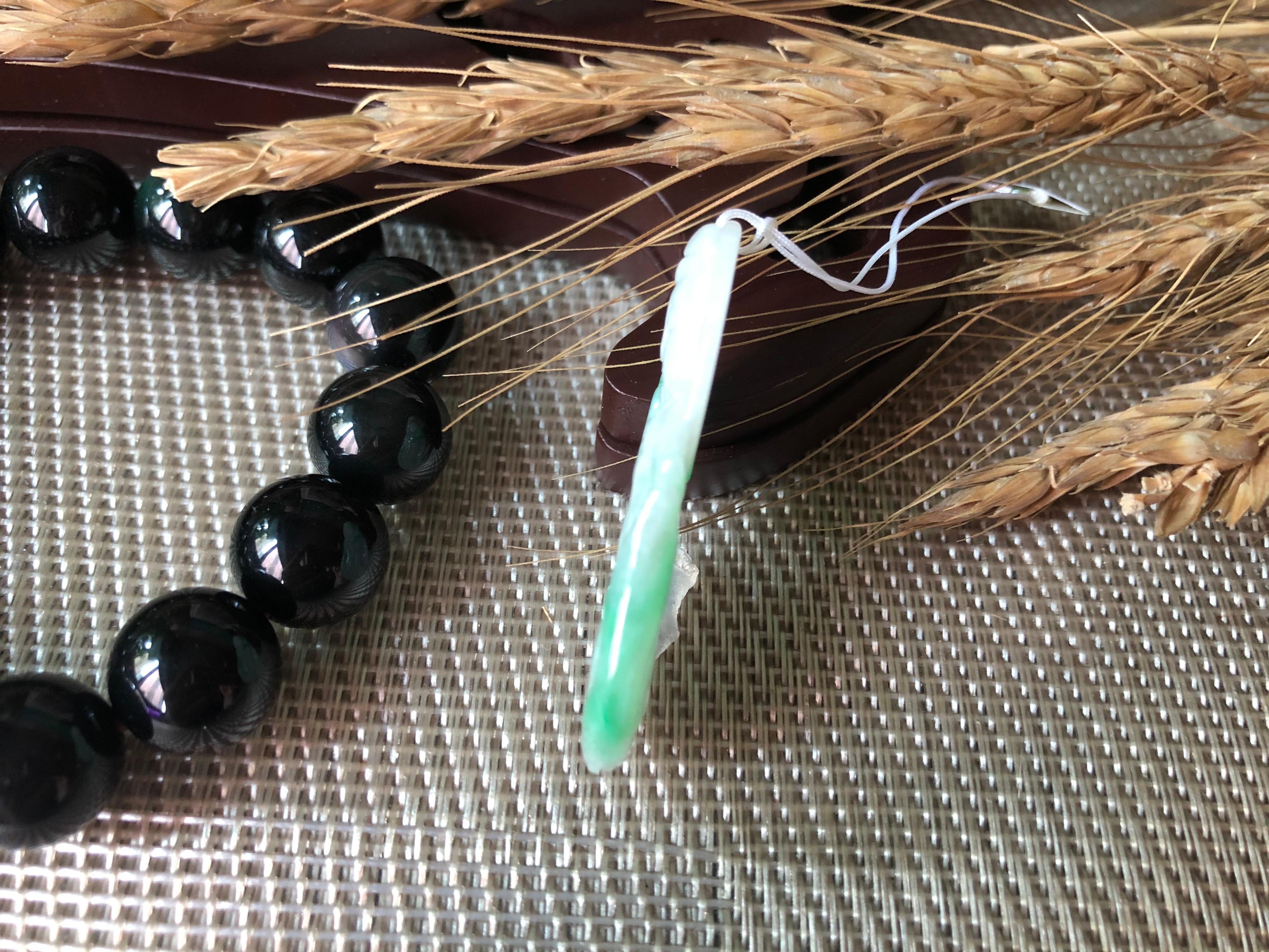 Natural Myanmar Buddha Guan Yin Green Loose Gemstone, Jade Pendant, Meditation In New Condition For Sale In Kowloon, HK
