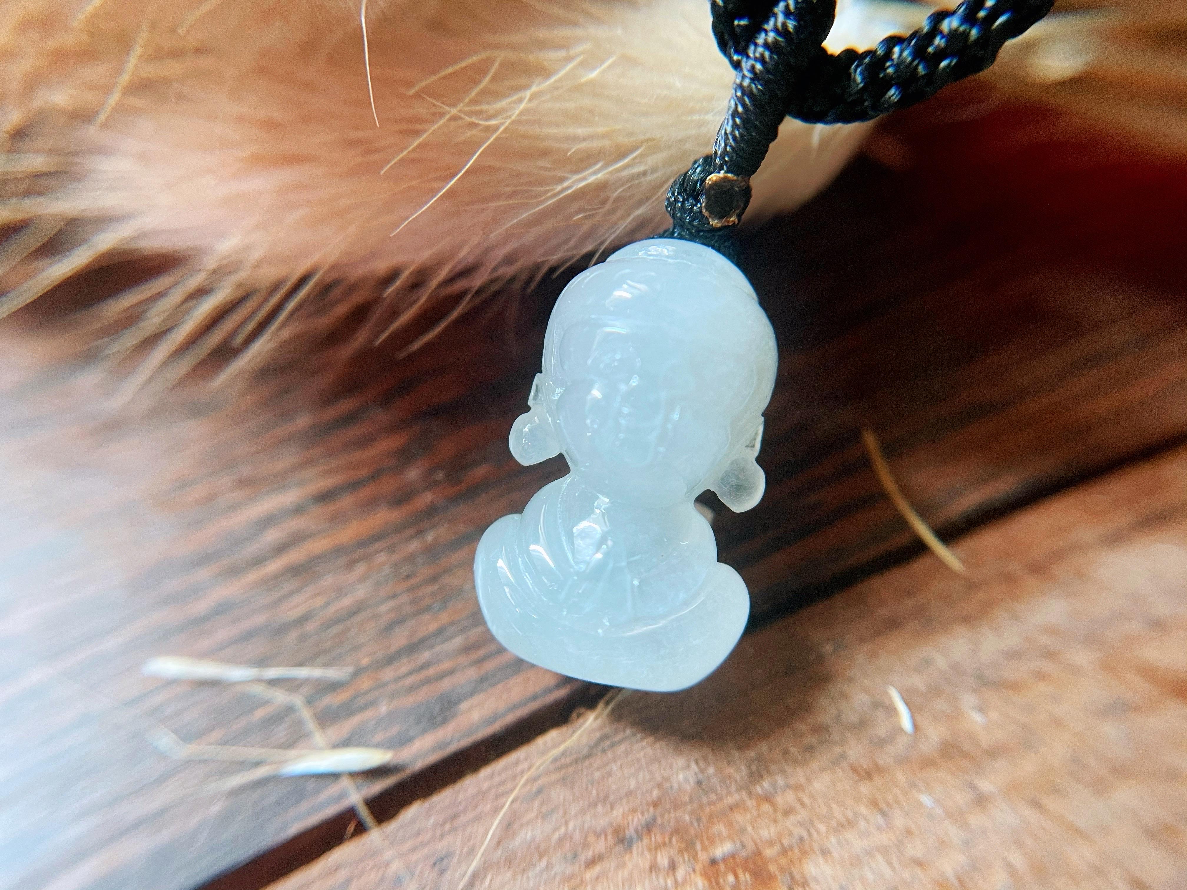 Pendentif de Bouddha naturel du Myanmar en jadéite glacée en vente 4