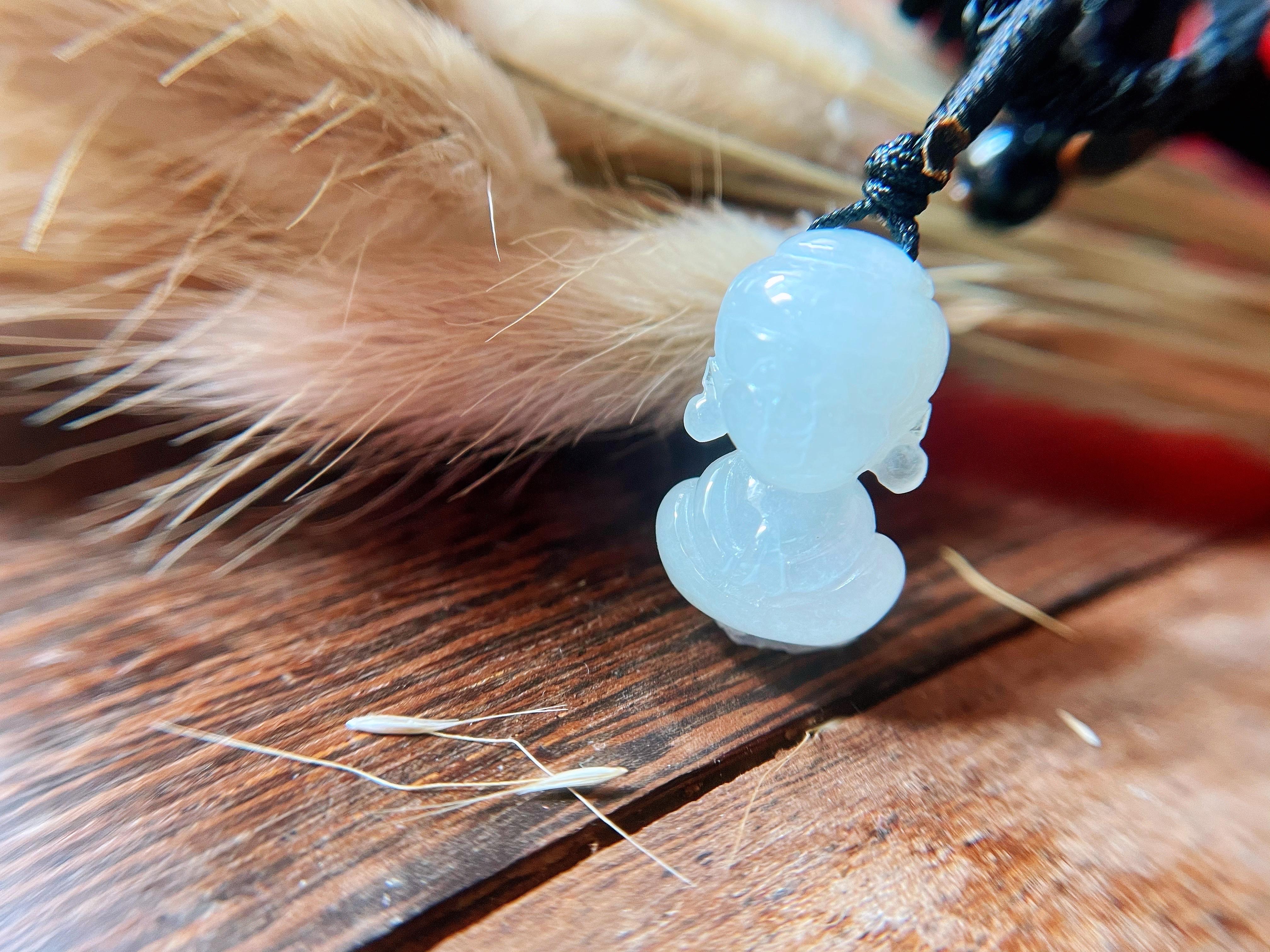 Pendentif de Bouddha naturel du Myanmar en jadéite glacée en vente 7