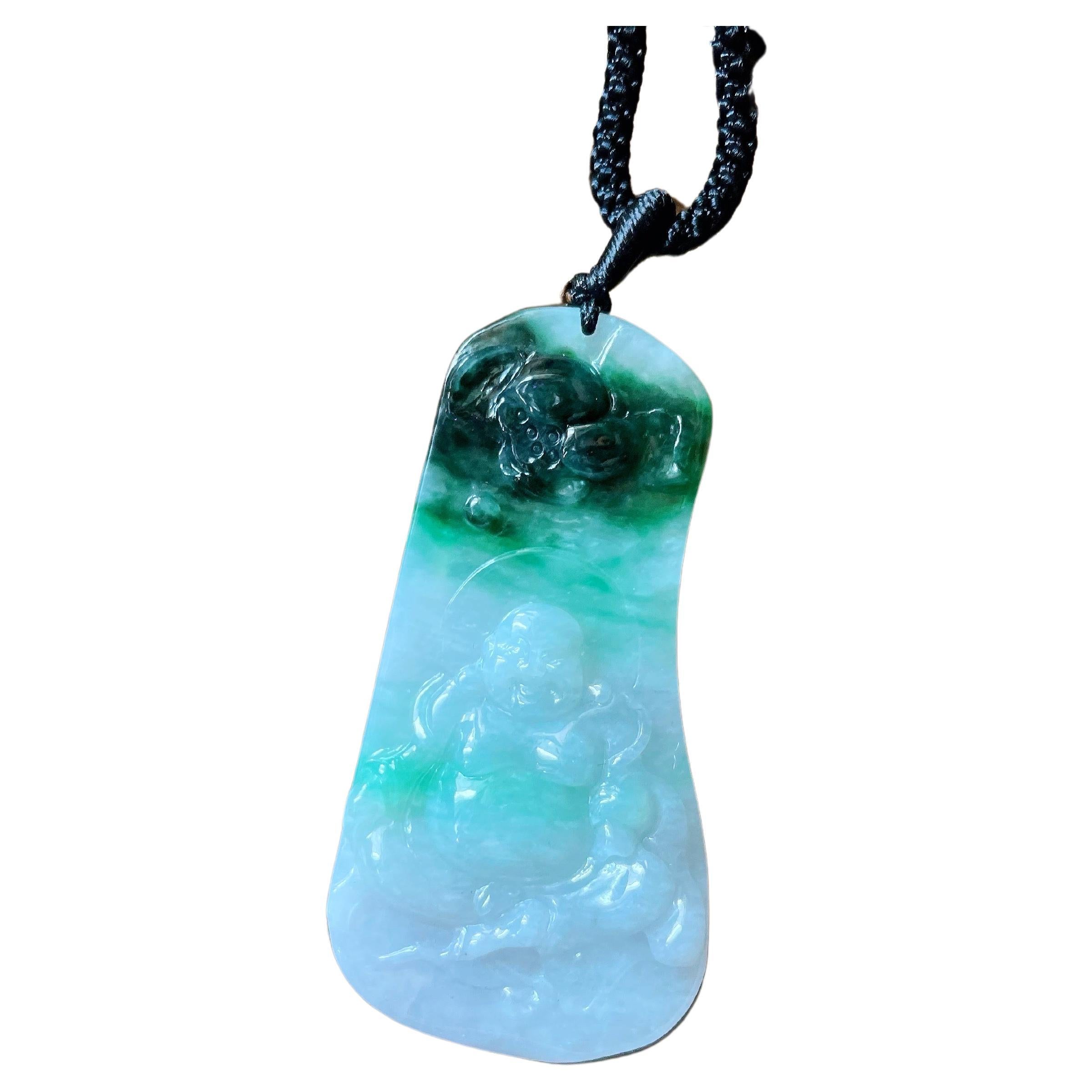 Pendentif Bouddha Happy Buddha en jadéite verte de qualité naturelle du Myanmar