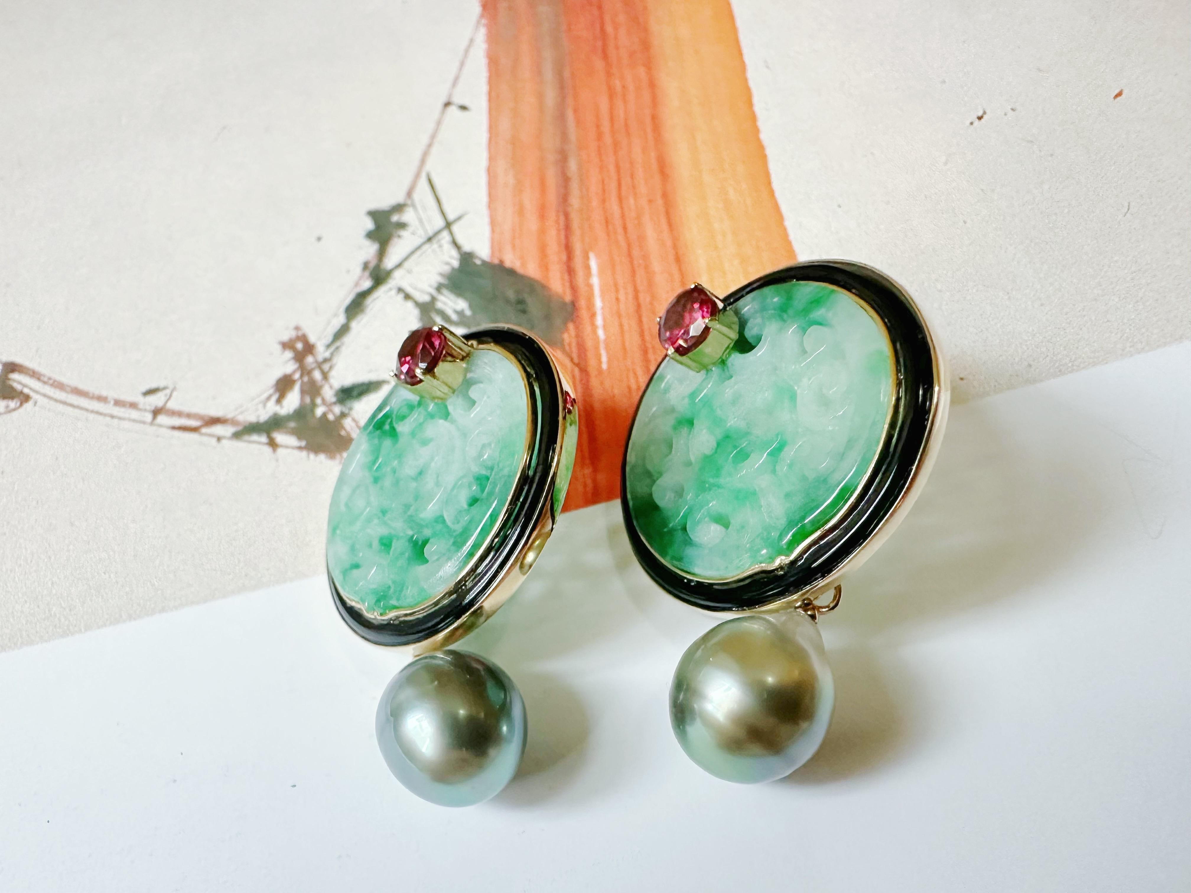 Natural Myanmar Green Jade Carved Earrings in 18K Gold and Black Agate & Pearl For Sale 5