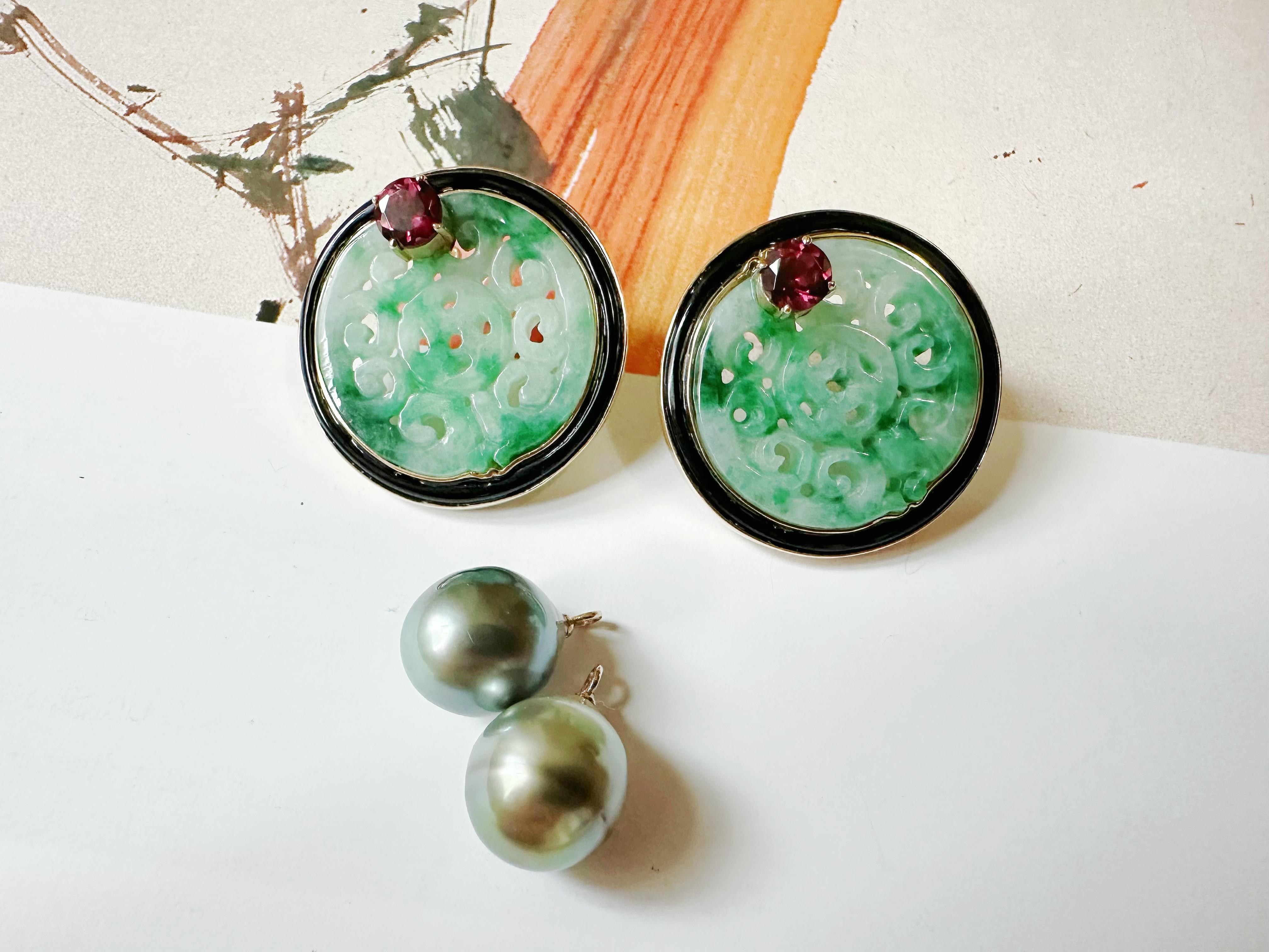 Natural Myanmar Green Jade Carved Earrings in 18K Gold and Black Agate & Pearl For Sale 8