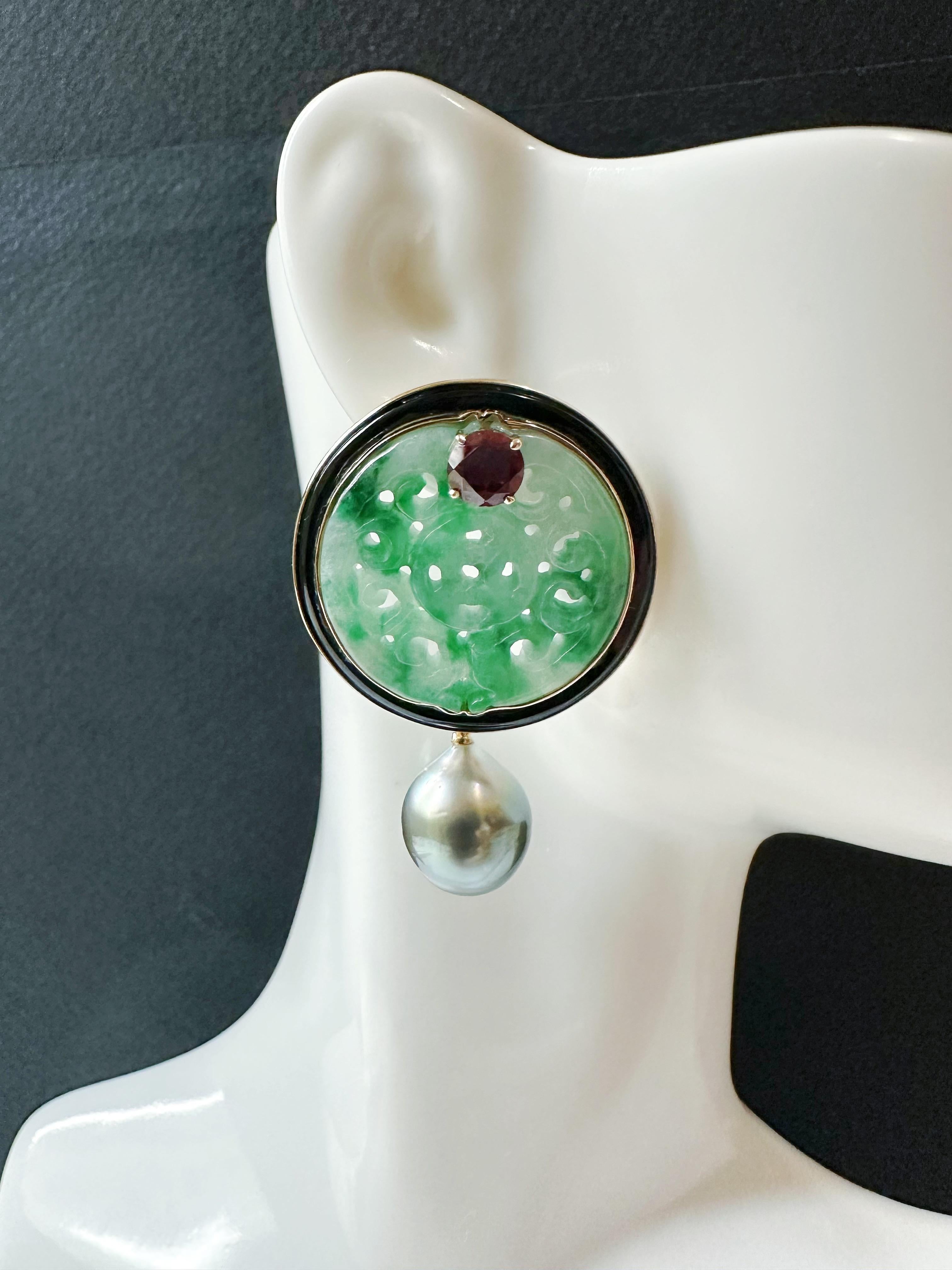 Natural Myanmar Green Jade Carved Earrings in 18K Gold and Black Agate & Pearl For Sale 12