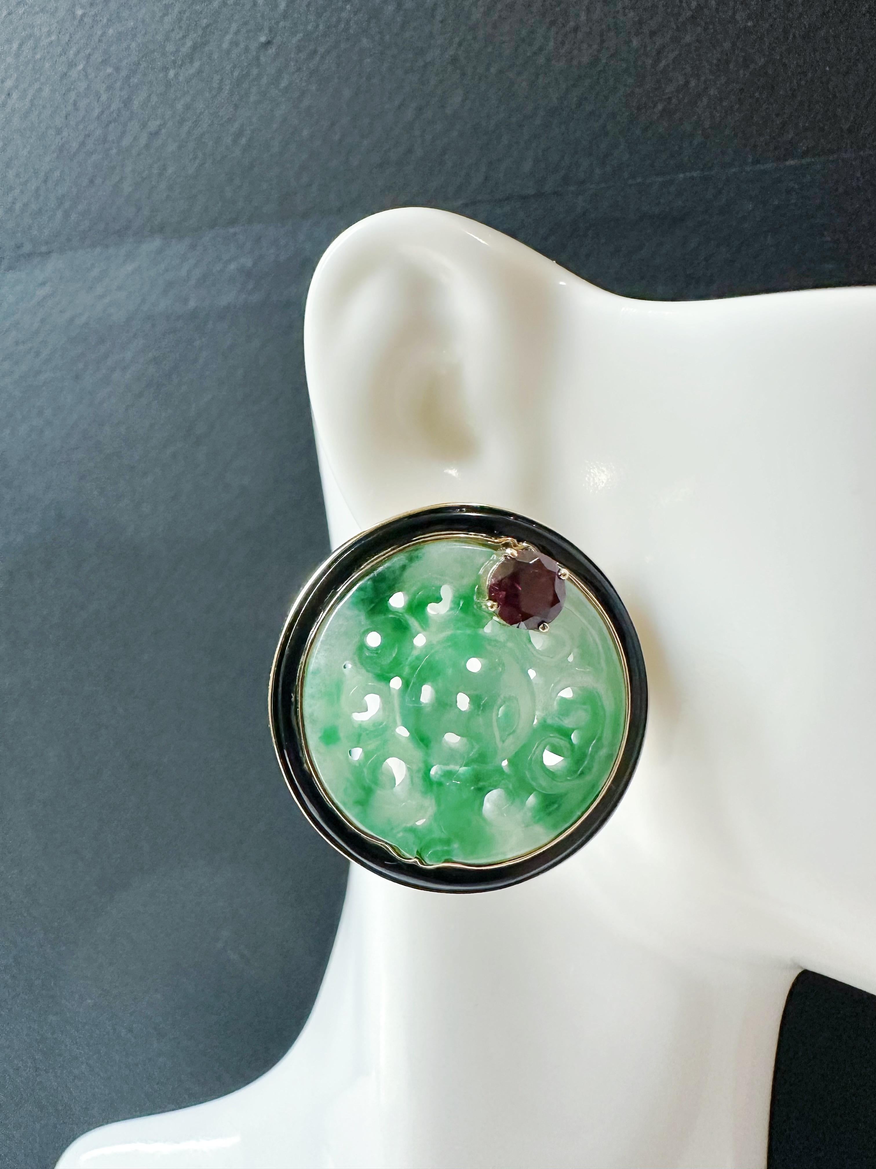 Natural Myanmar Green Jade Carved Earrings in 18K Gold and Black Agate & Pearl For Sale 13