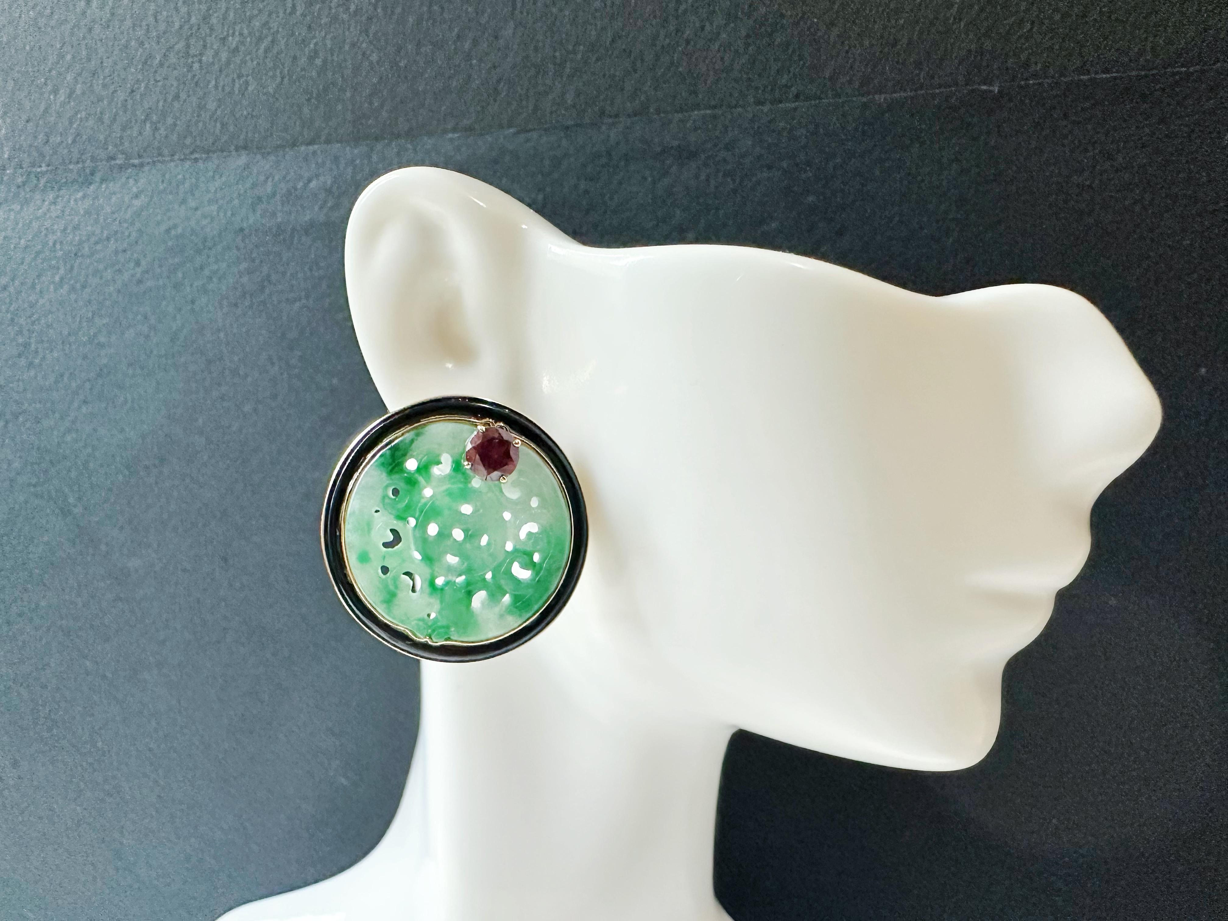 Natural Myanmar Green Jade Carved Earrings in 18K Gold and Black Agate & Pearl For Sale 14