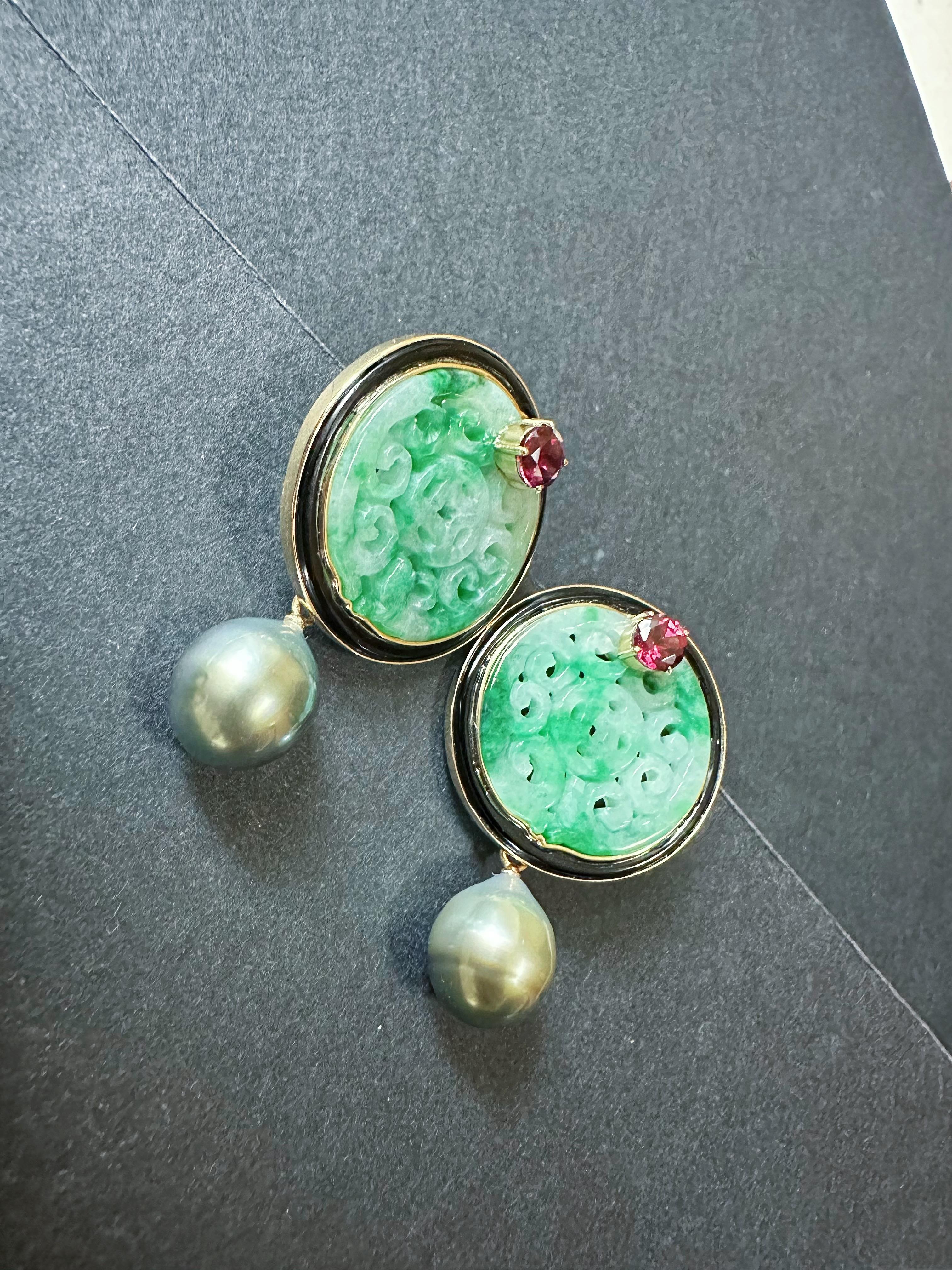 Women's or Men's Natural Myanmar Green Jade Carved Earrings in 18K Gold and Black Agate & Pearl For Sale