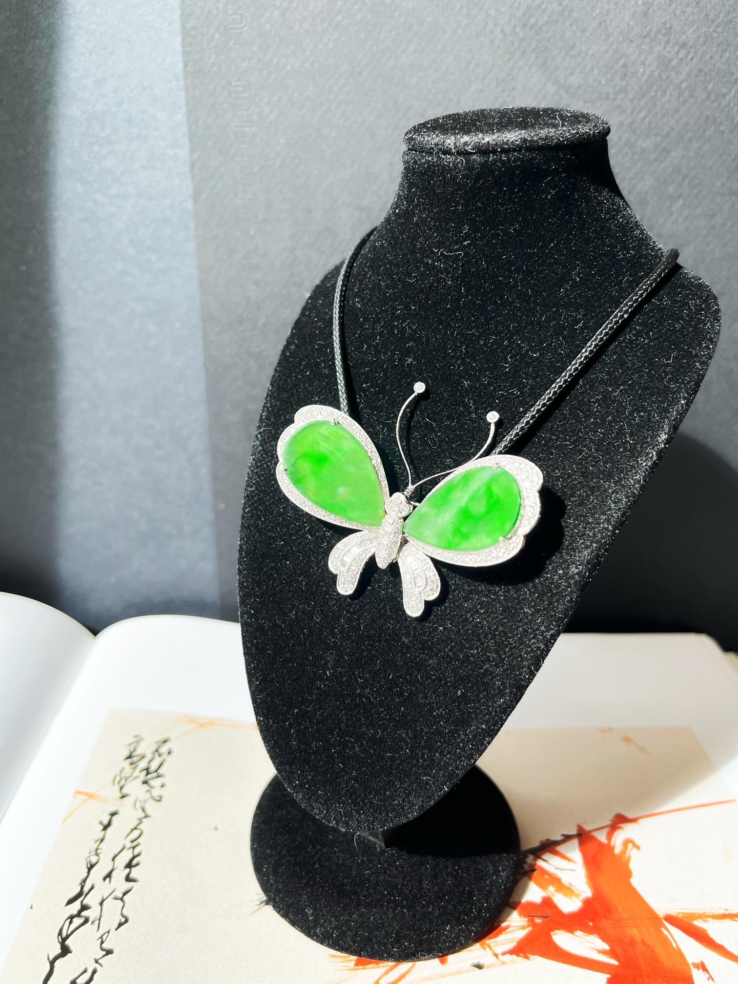Natural Myanmar Green Jadeite Butterfly Brooch and Pendant with Diamond  For Sale 6