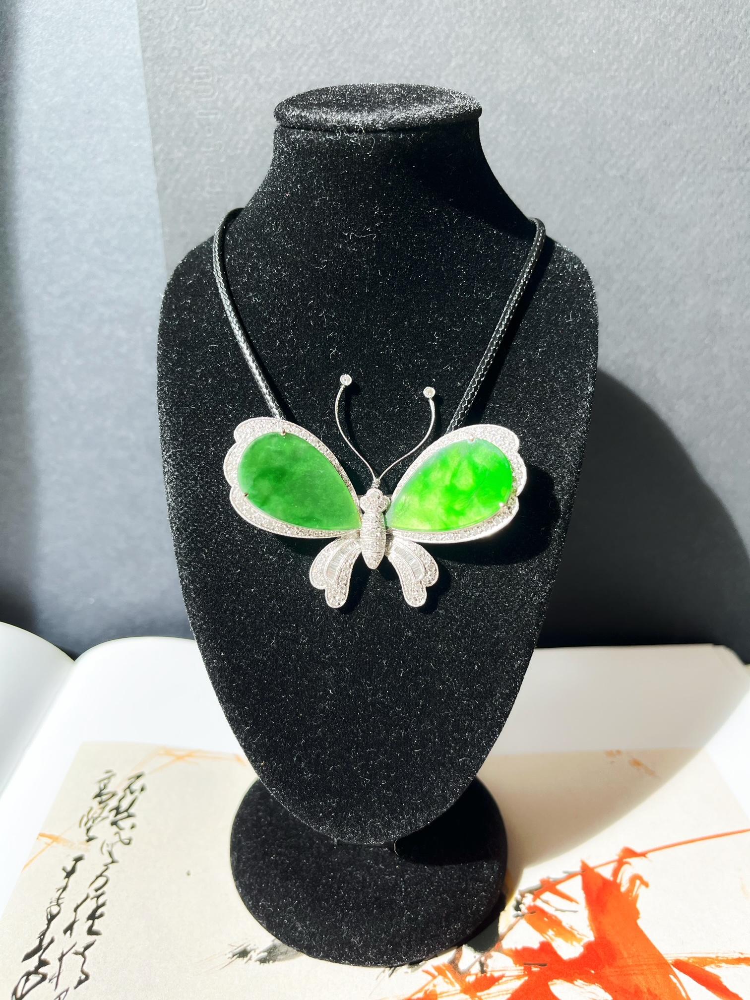 Natural Myanmar Green Jadeite Butterfly Brooch and Pendant with Diamond  For Sale 7