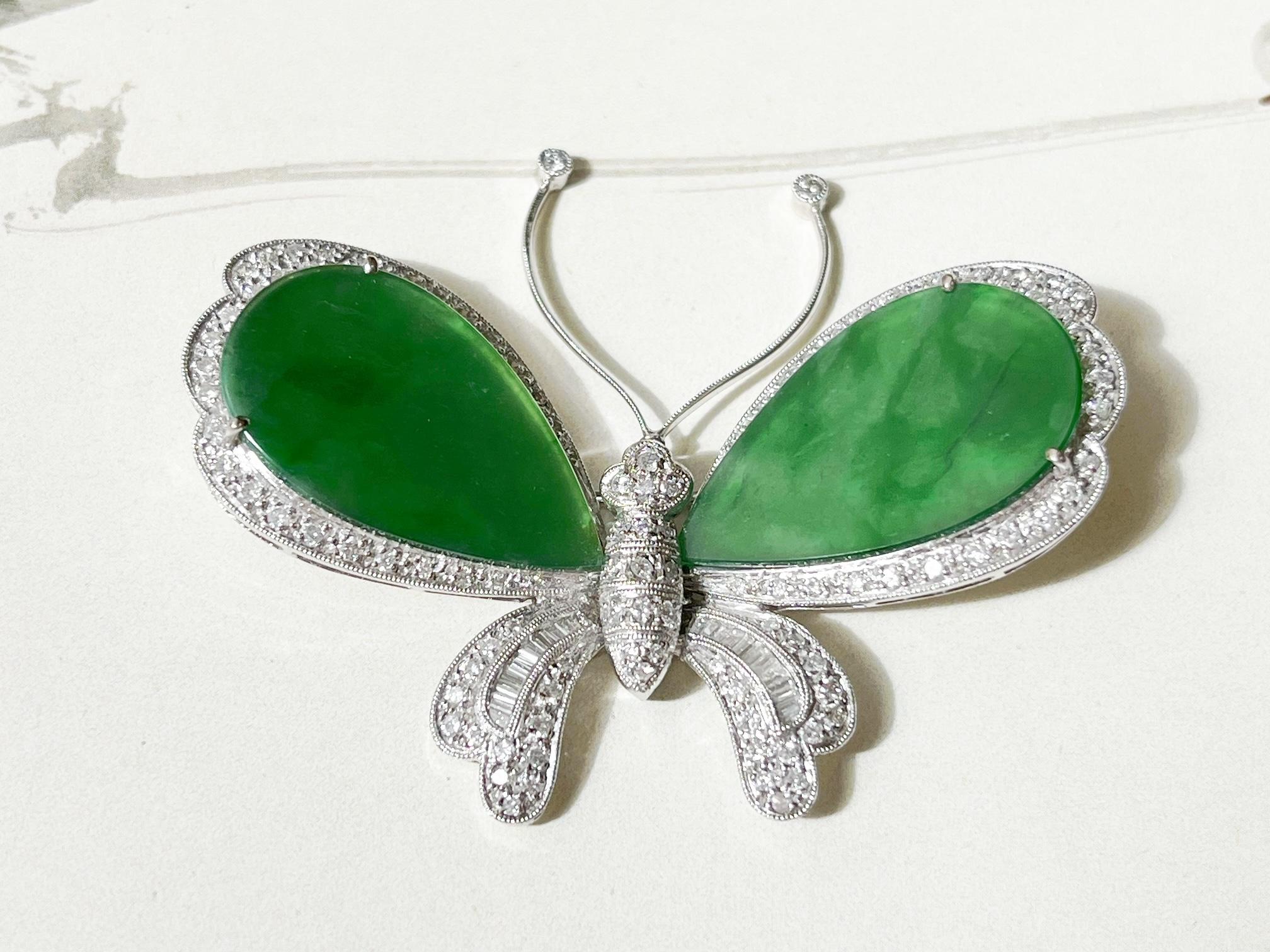 Natural Myanmar Green Jadeite Butterfly Brooch and Pendant with Diamond  In New Condition For Sale In Kowloon, HK