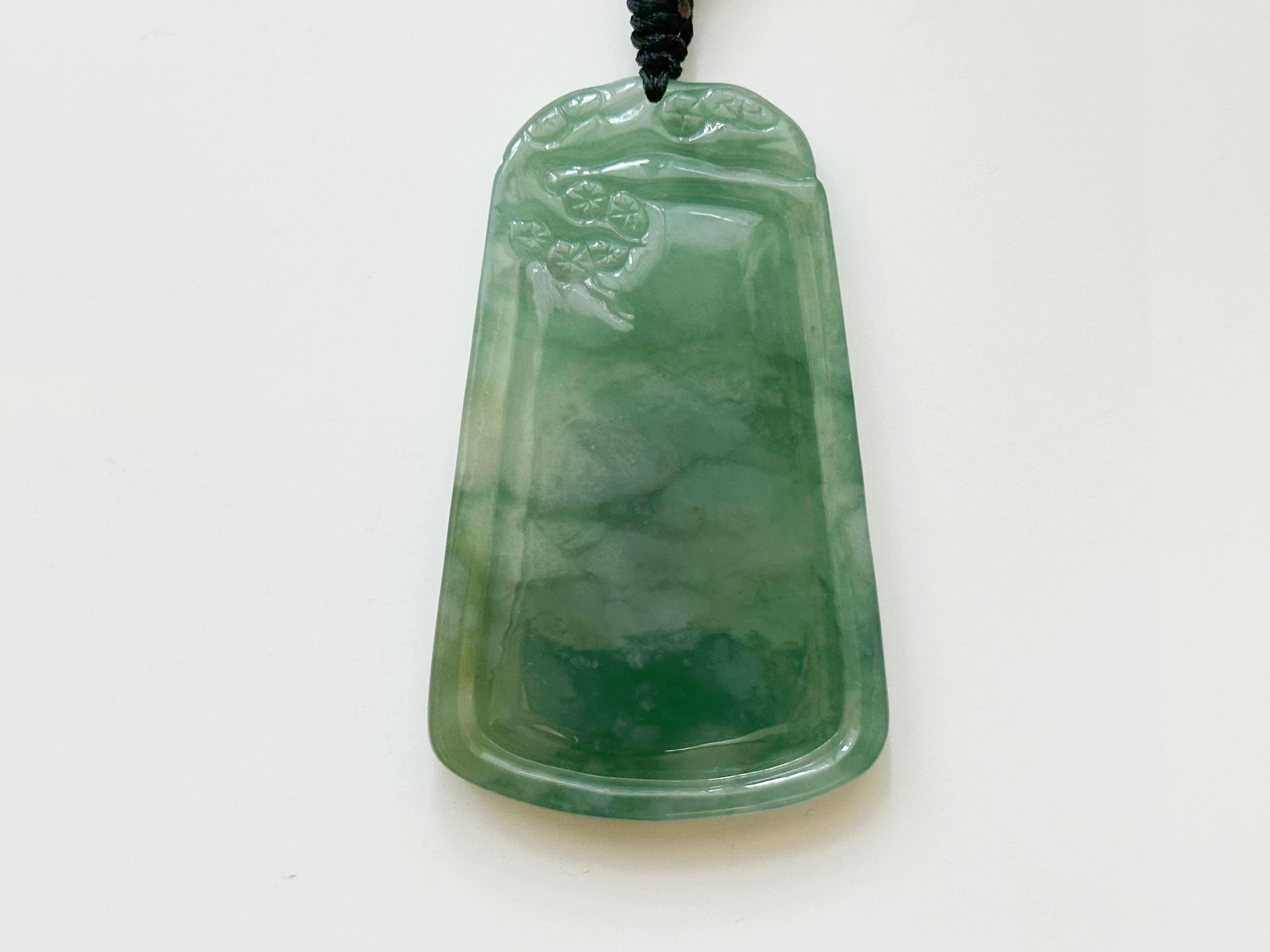 Natural Myanmar Hand Carved Teal Green Icy Type Tiger Jadeite Pendant In New Condition For Sale In Kowloon, HK