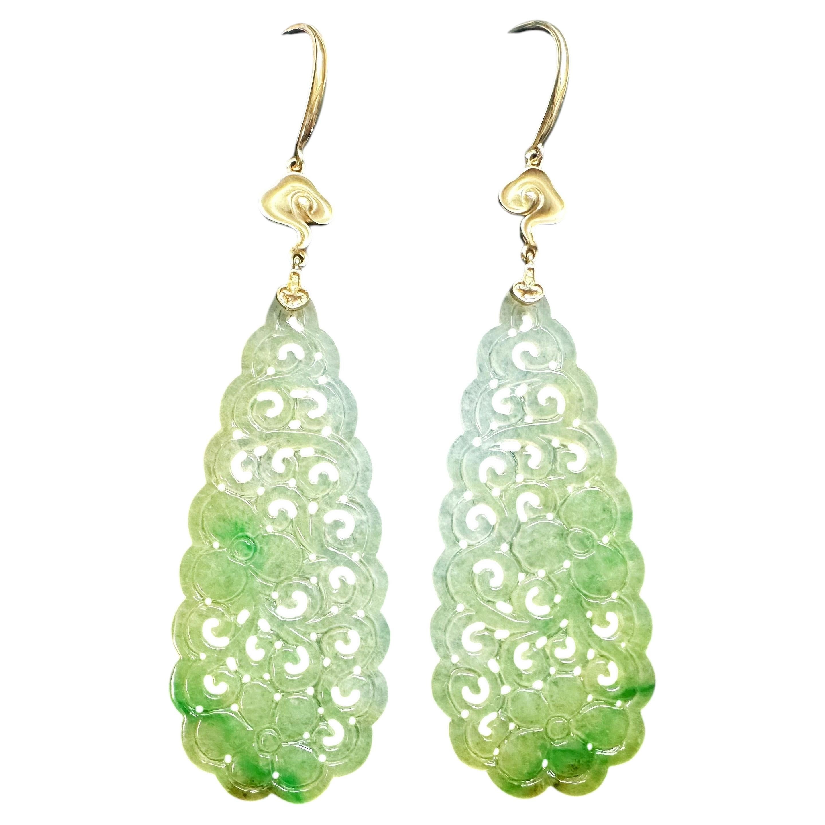 Orecchini in giadaite bicolore “Icy” del Myanmar, intagliati a mano, con montatura in oro 18 carati