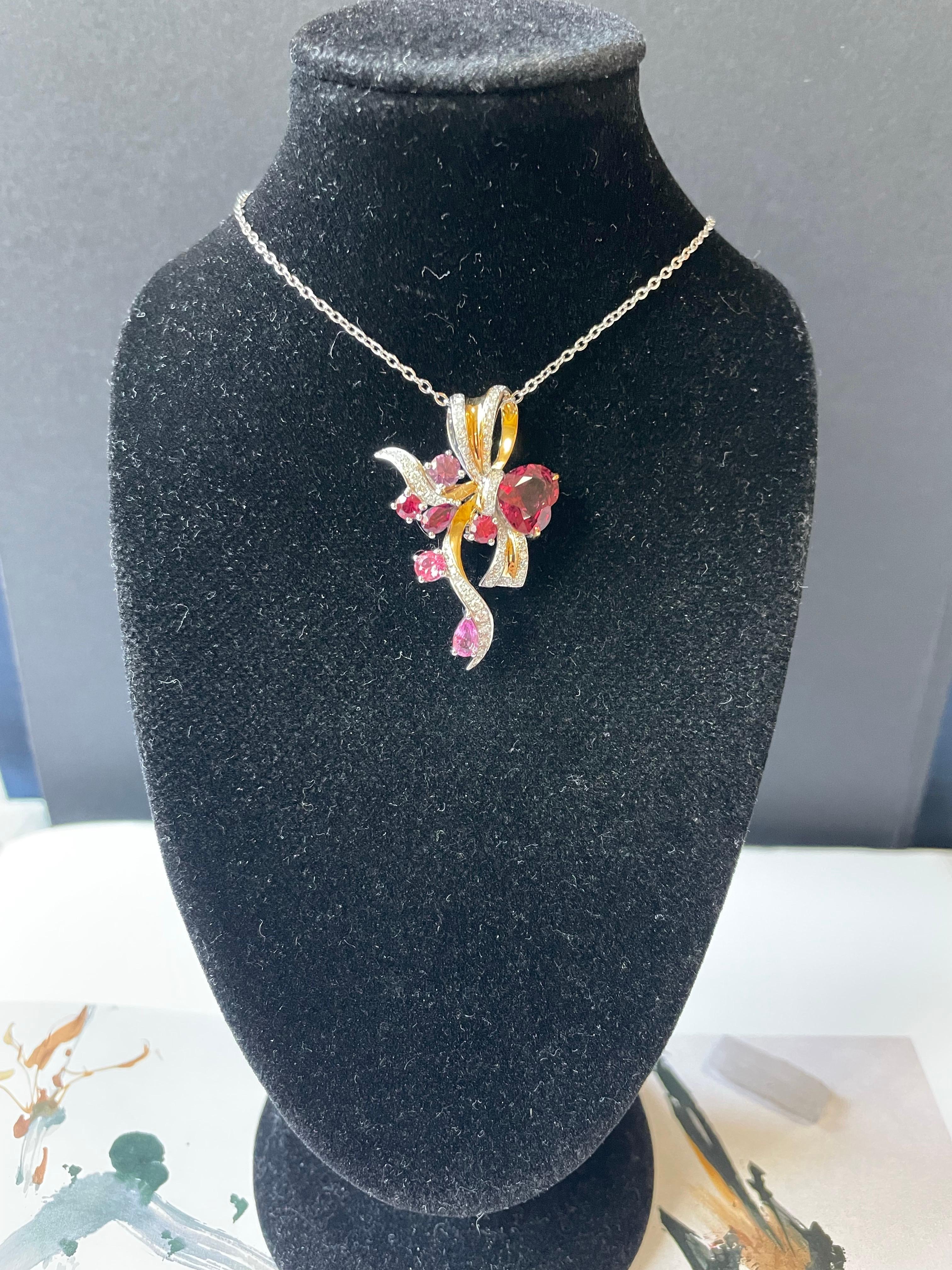 Bague et pendentif en forme de coeur en spinelle rouge naturelle du Myanmar - Or 18K avec diamant en vente 4