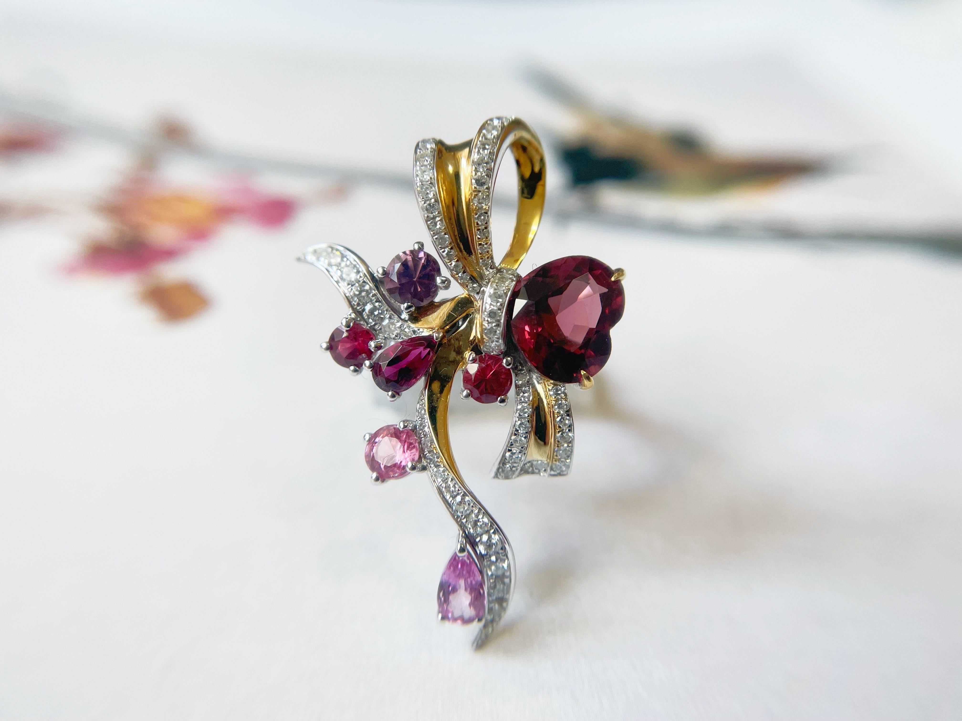 Taille cœur Bague et pendentif en forme de coeur en spinelle rouge naturelle du Myanmar - Or 18K avec diamant en vente