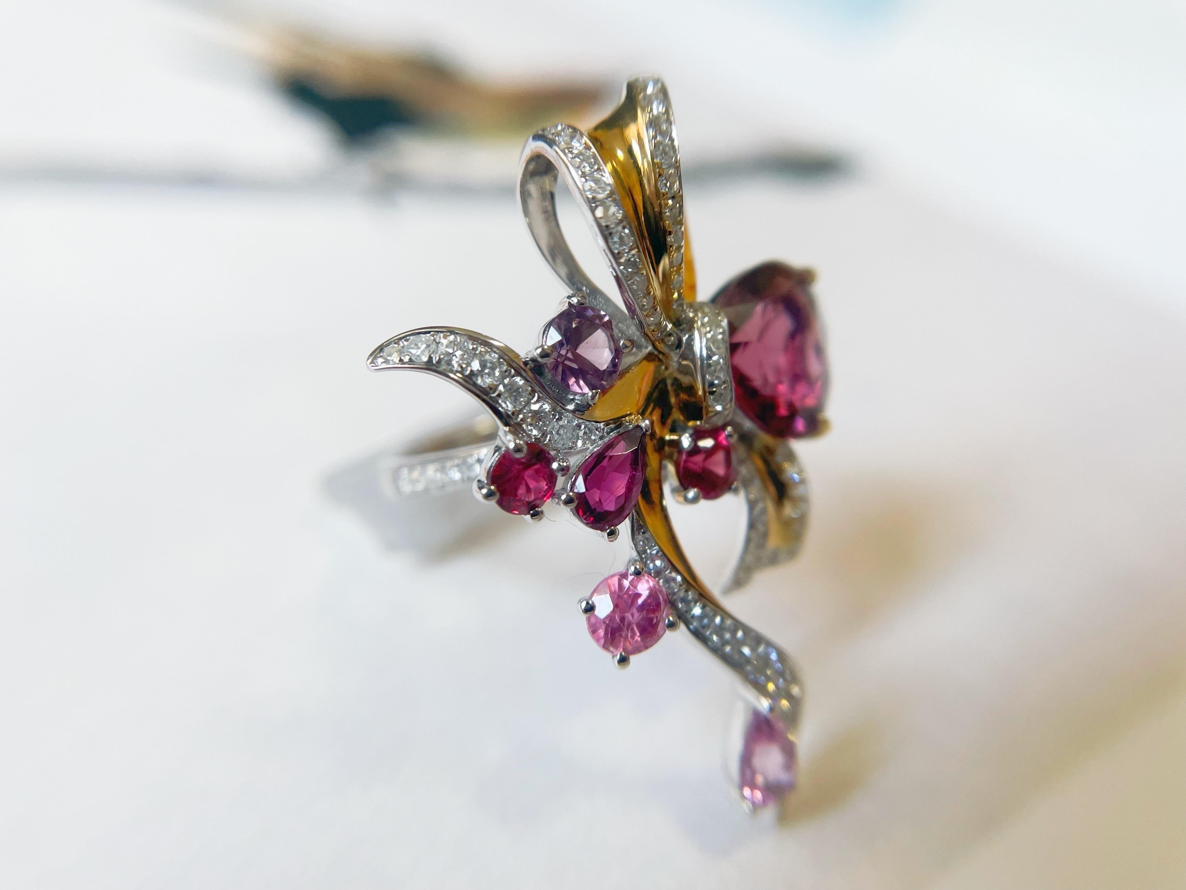 Bague et pendentif en forme de coeur en spinelle rouge naturelle du Myanmar - Or 18K avec diamant Neuf - En vente à Kowloon, HK