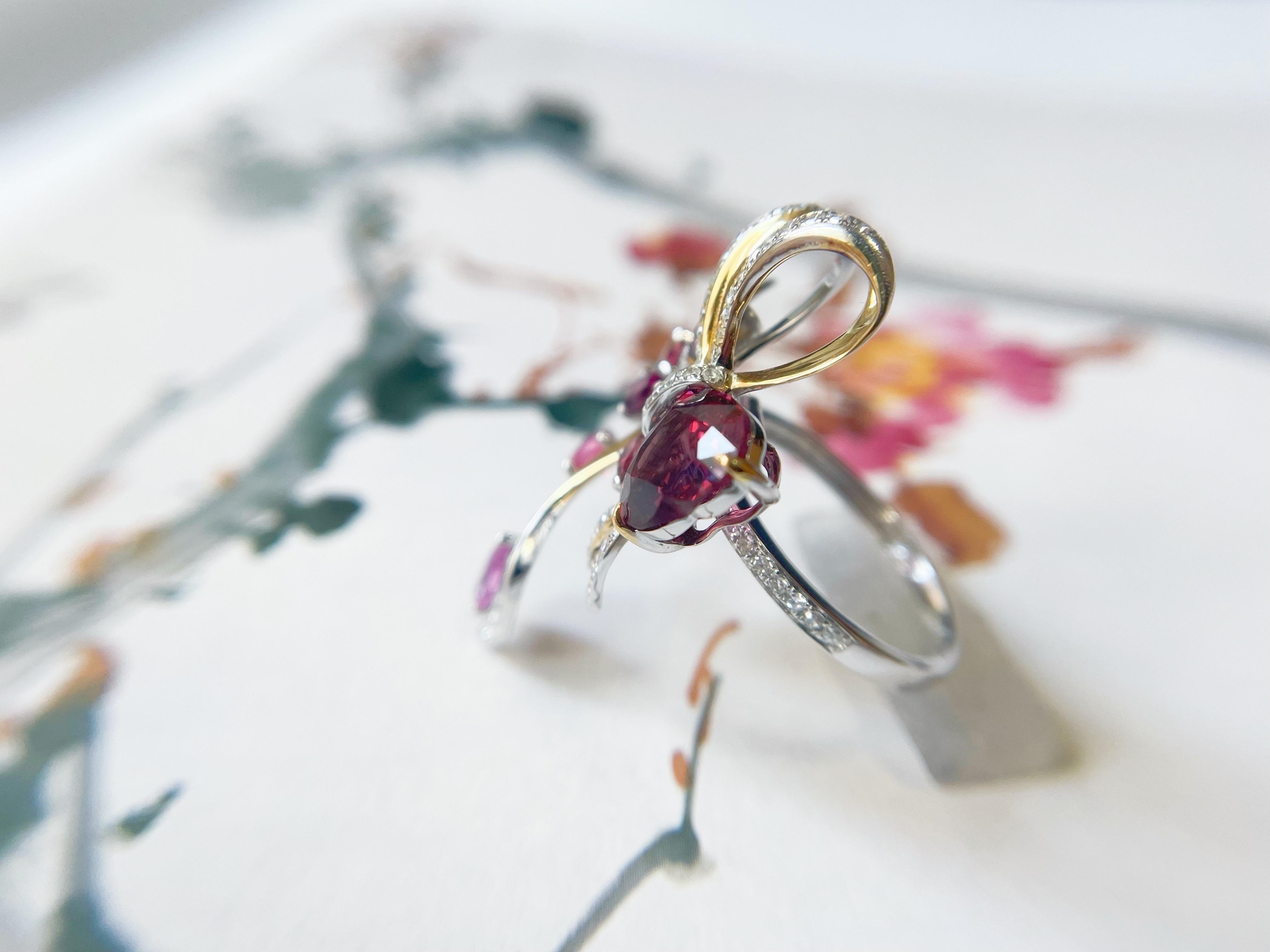 Bague et pendentif en forme de coeur en spinelle rouge naturelle du Myanmar - Or 18K avec diamant en vente 1