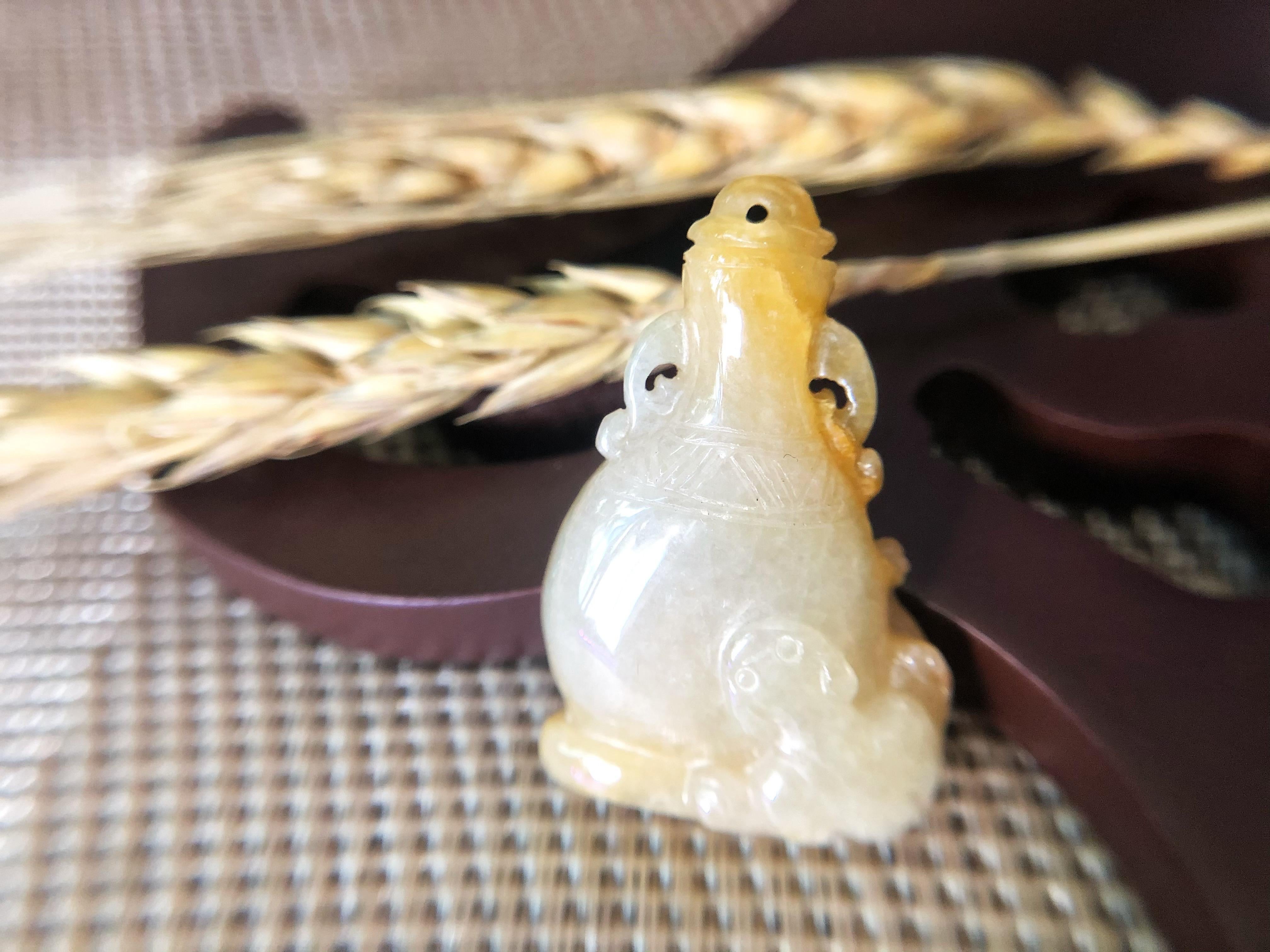da uomo o donna Ciondolo a forma di vaso in giada gialla miele del Myanmar, gemma sfusa per gioielli in vendita