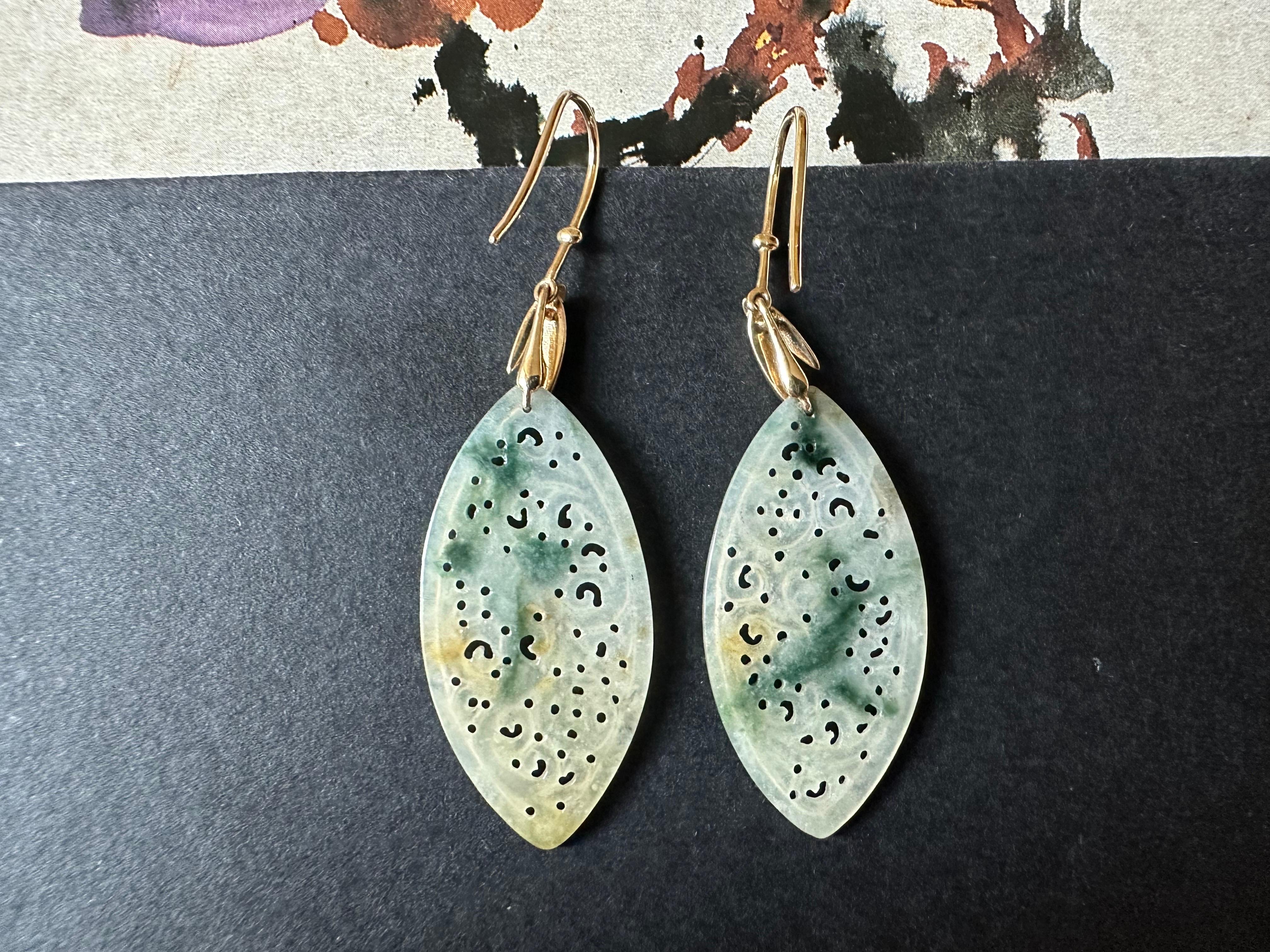 Natürliche Myanmar Icy Typ Bicolor Grüne und Gelbe Jade geschnitzte 18K Gold Ohrringe im Angebot 5