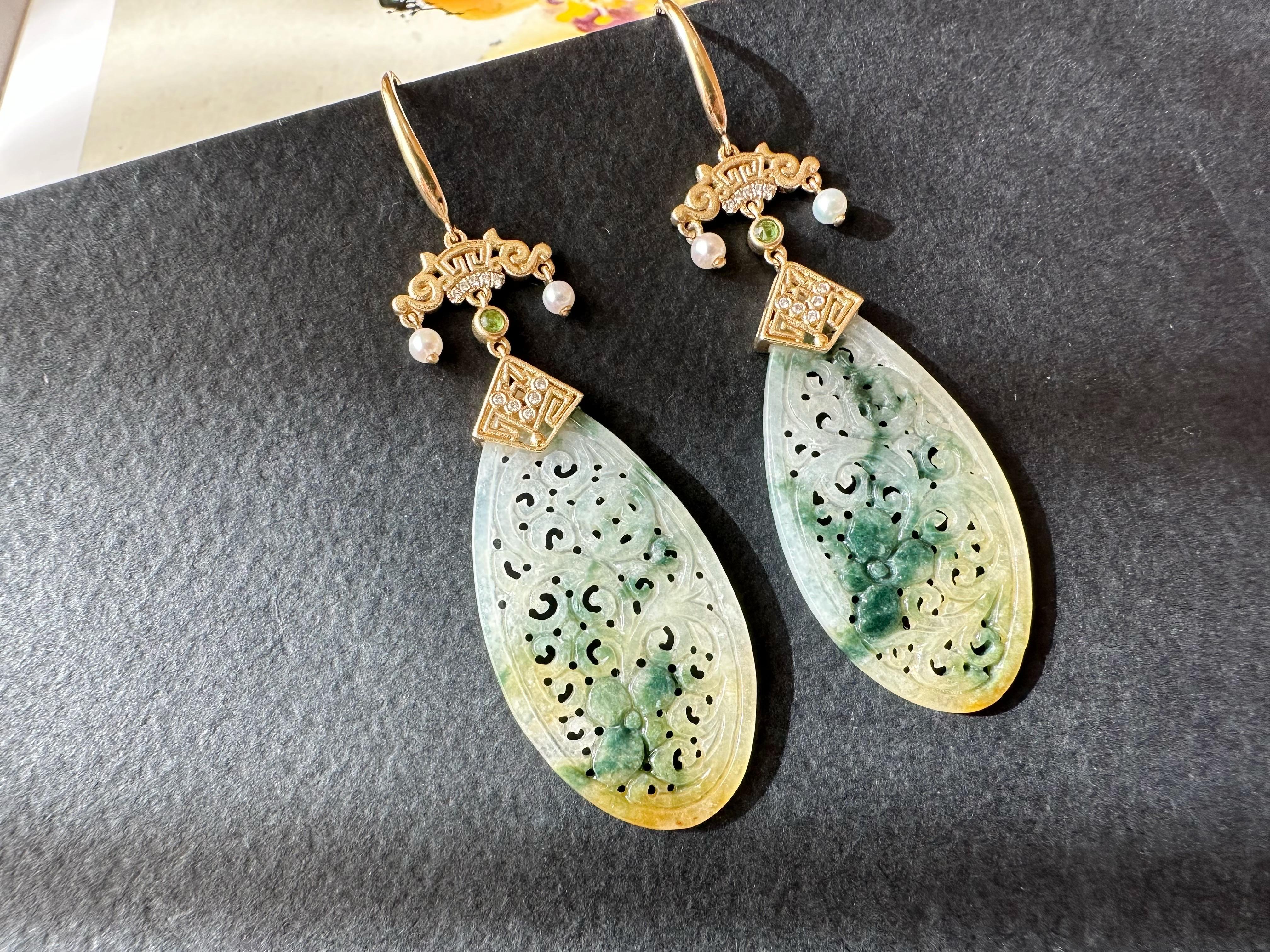 Natürliche Myanmar Icy Typ Bicolor Grüne und Gelbe Jade geschnitzte 18K Gold Ohrringe im Zustand „Neu“ im Angebot in Kowloon, HK