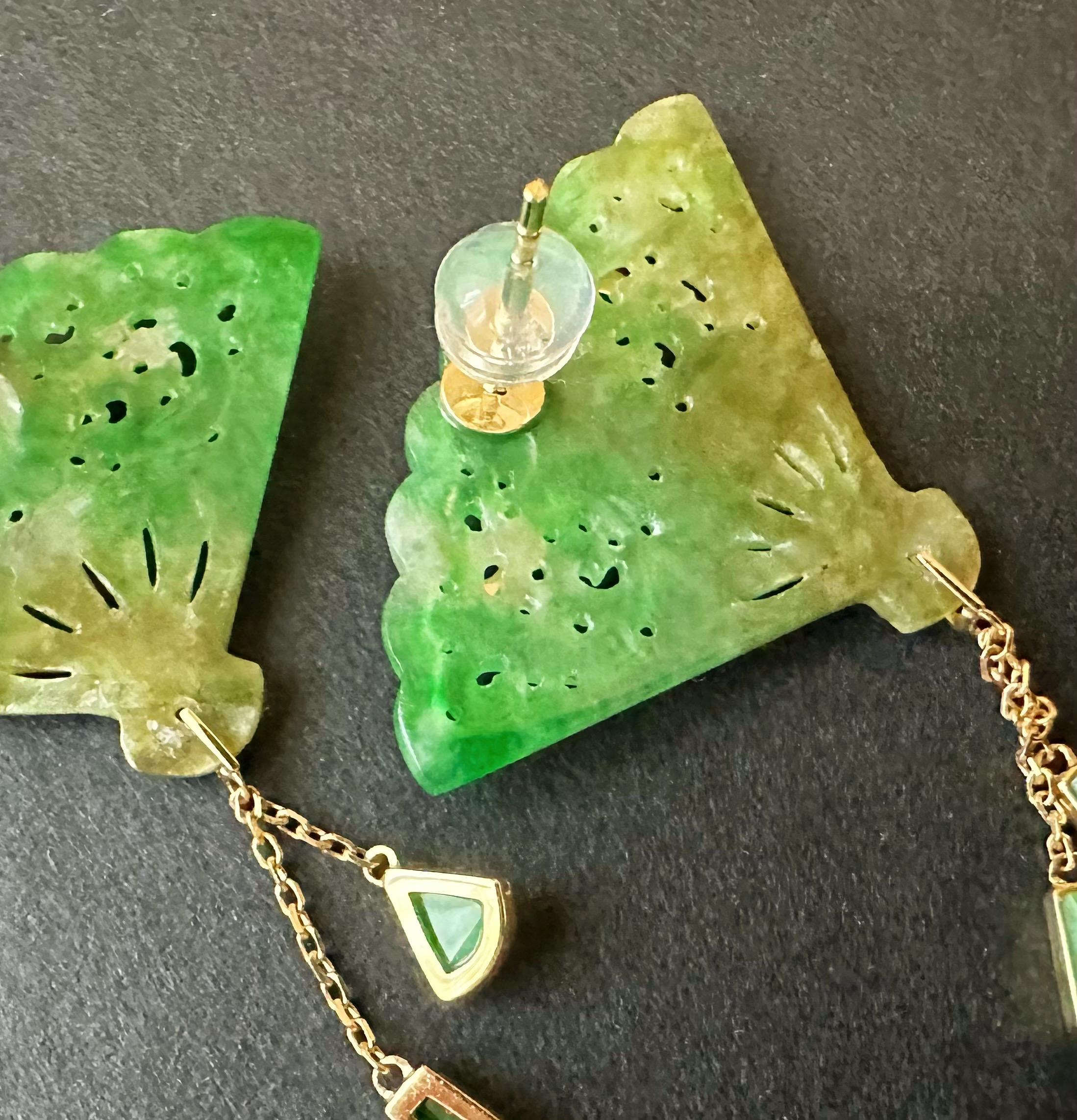 Pendientes de Jade Natural de Myanmar Bicolor Verde Vivo y Amarillo en Forma de Abanico en venta 4