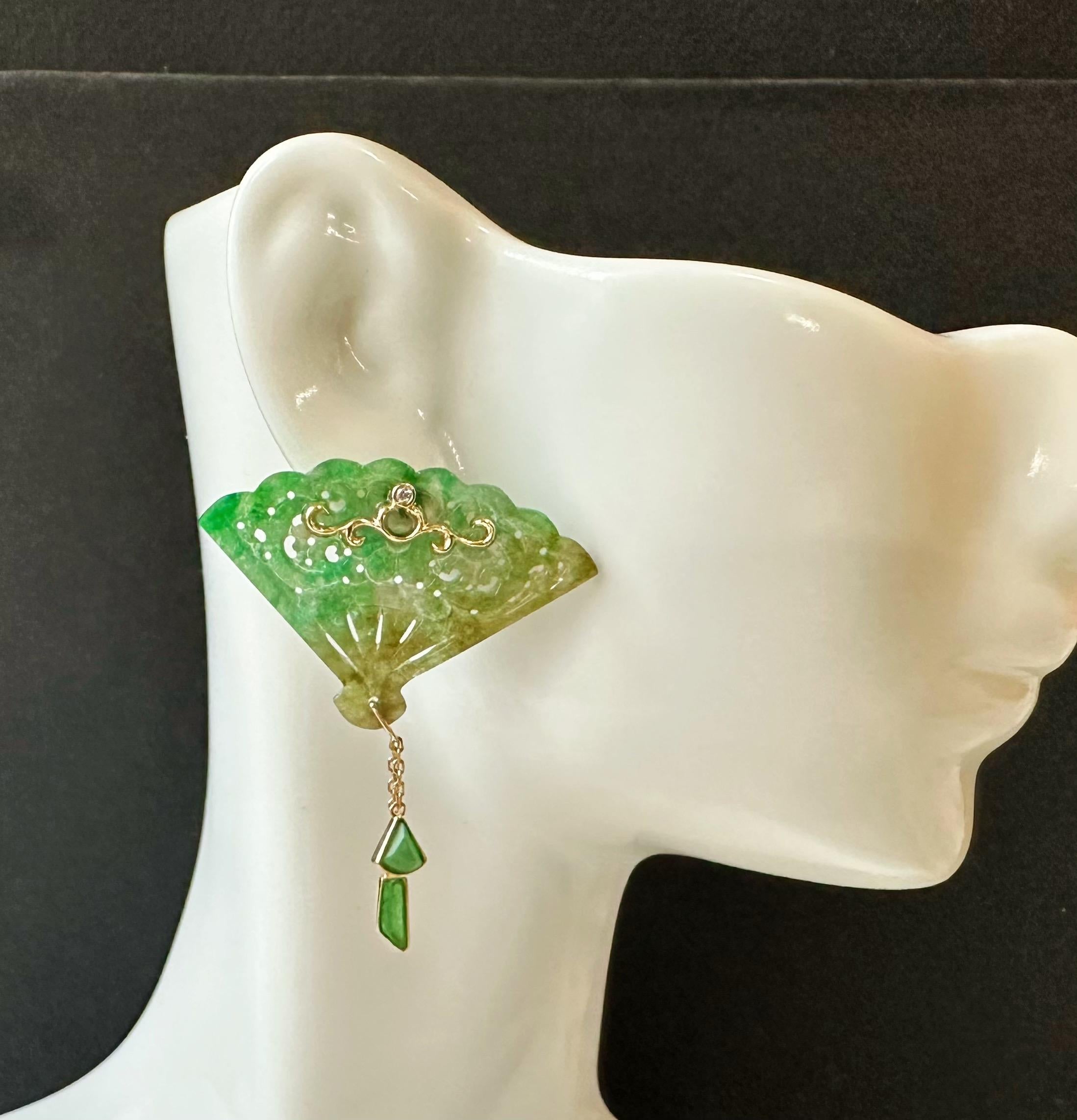Pendientes de Jade Natural de Myanmar Bicolor Verde Vivo y Amarillo en Forma de Abanico en venta 7
