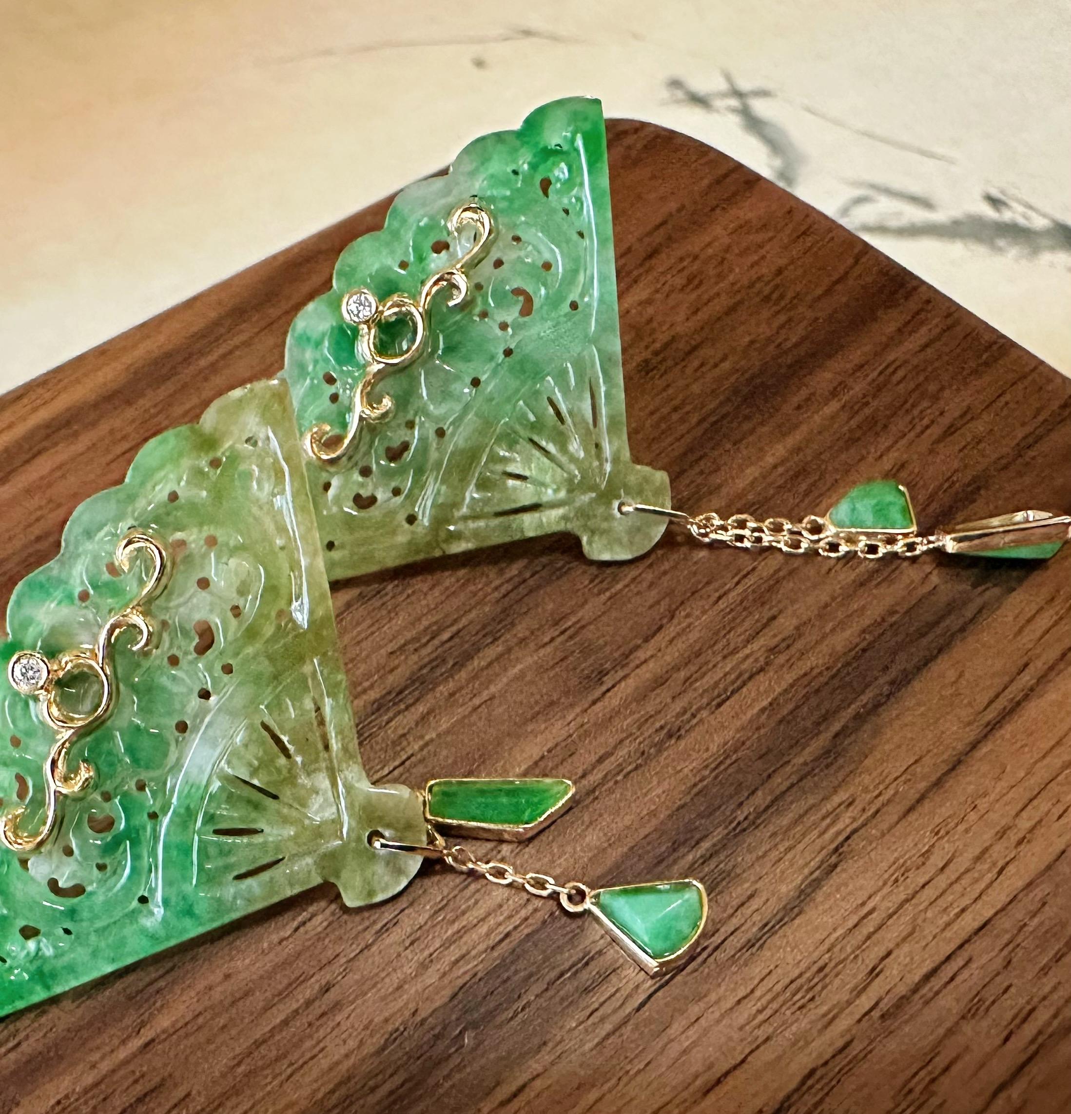Pendientes de Jade Natural de Myanmar Bicolor Verde Vivo y Amarillo en Forma de Abanico Corte trillion en venta