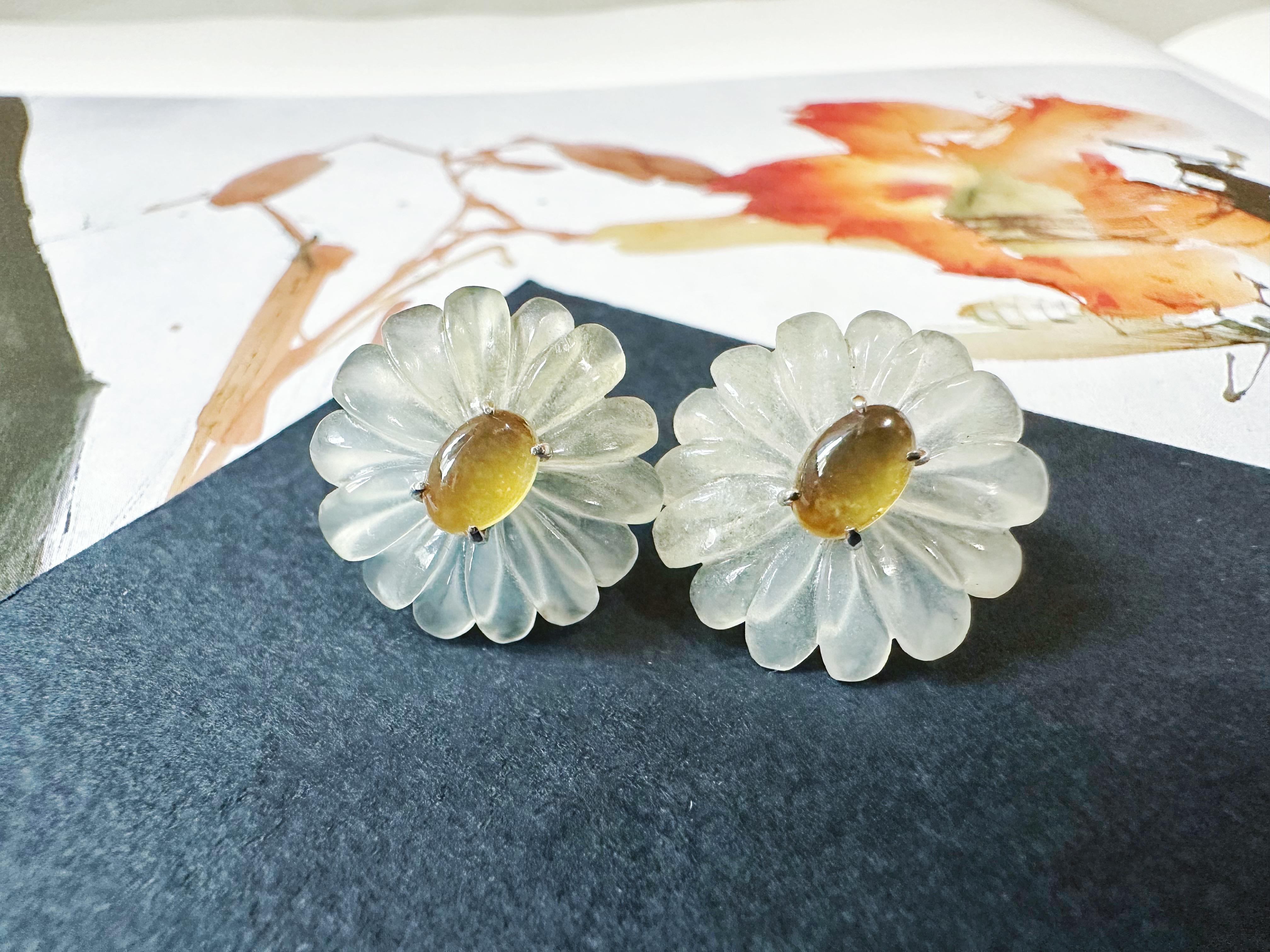 Pendientes de Jade Blanco y Amarillo Tipo Miel de Myanmar Natural en Flor de Margarita Art Nouveau en venta