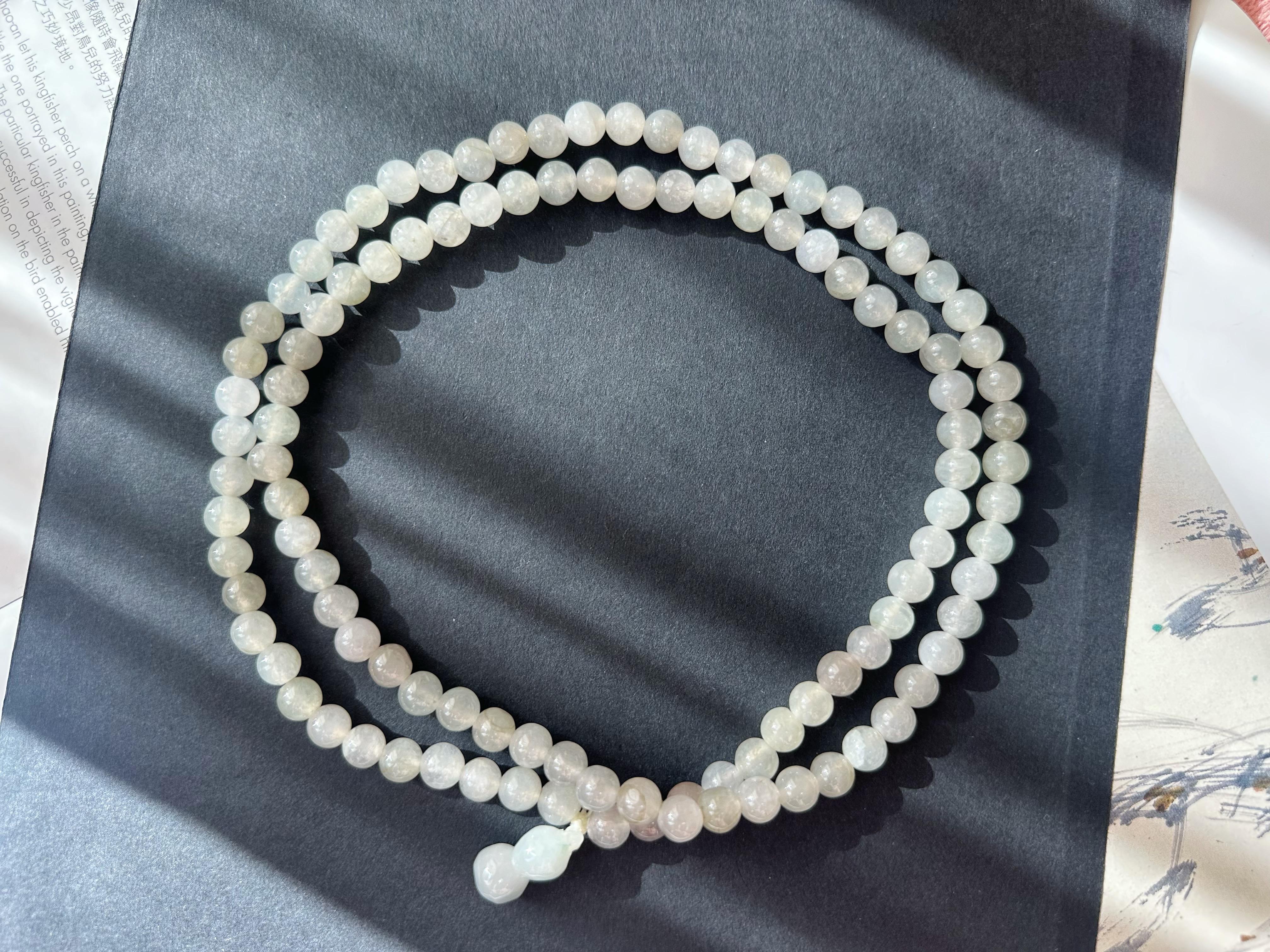 Collar largo de cuentas de jade natural tipo hielo de Myanmar, 108 cuentas Corte redondo en venta