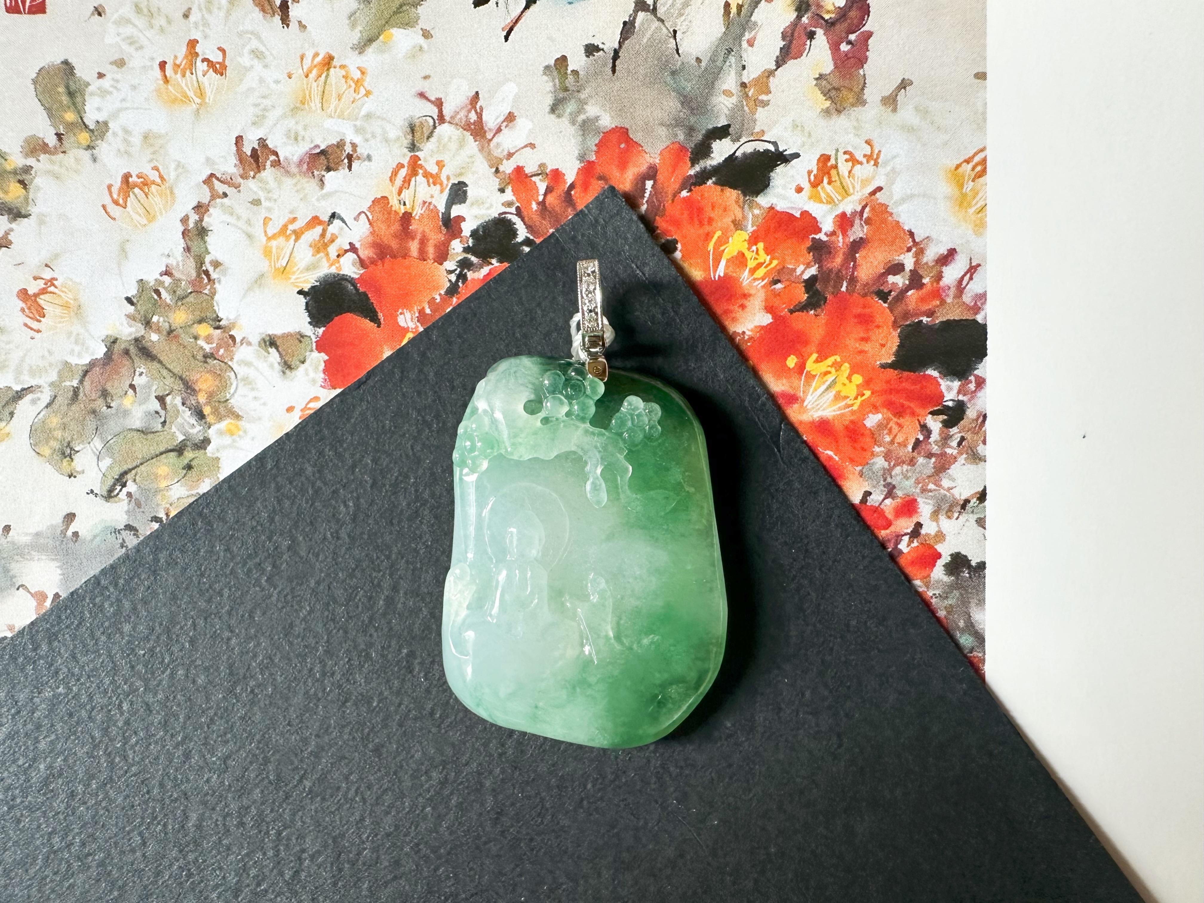 Scopri la bellezza del nostro splendido ciondolo di giada, intricatamente scolpito in un sereno Buddha che medita sotto un albero. Questo pezzo unico è caratterizzato da:

GEMSTONE: 100% giada naturale del Myanmar con una consistenza liscia come il