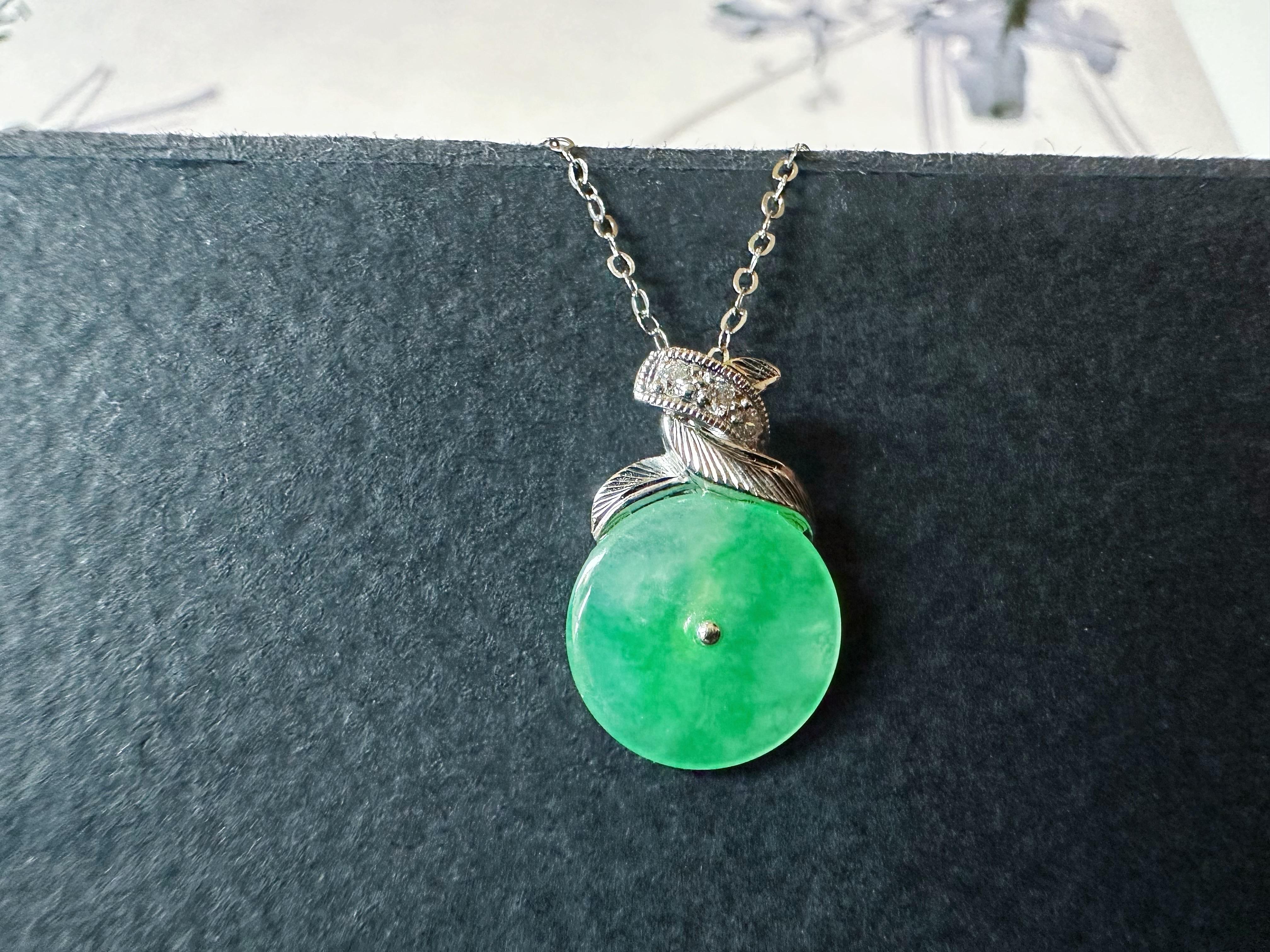 Natural Myanmar Icy Type Vivid Green Donut Jade Pendant in 18K Gold & Diamond In New Condition For Sale In Kowloon, HK