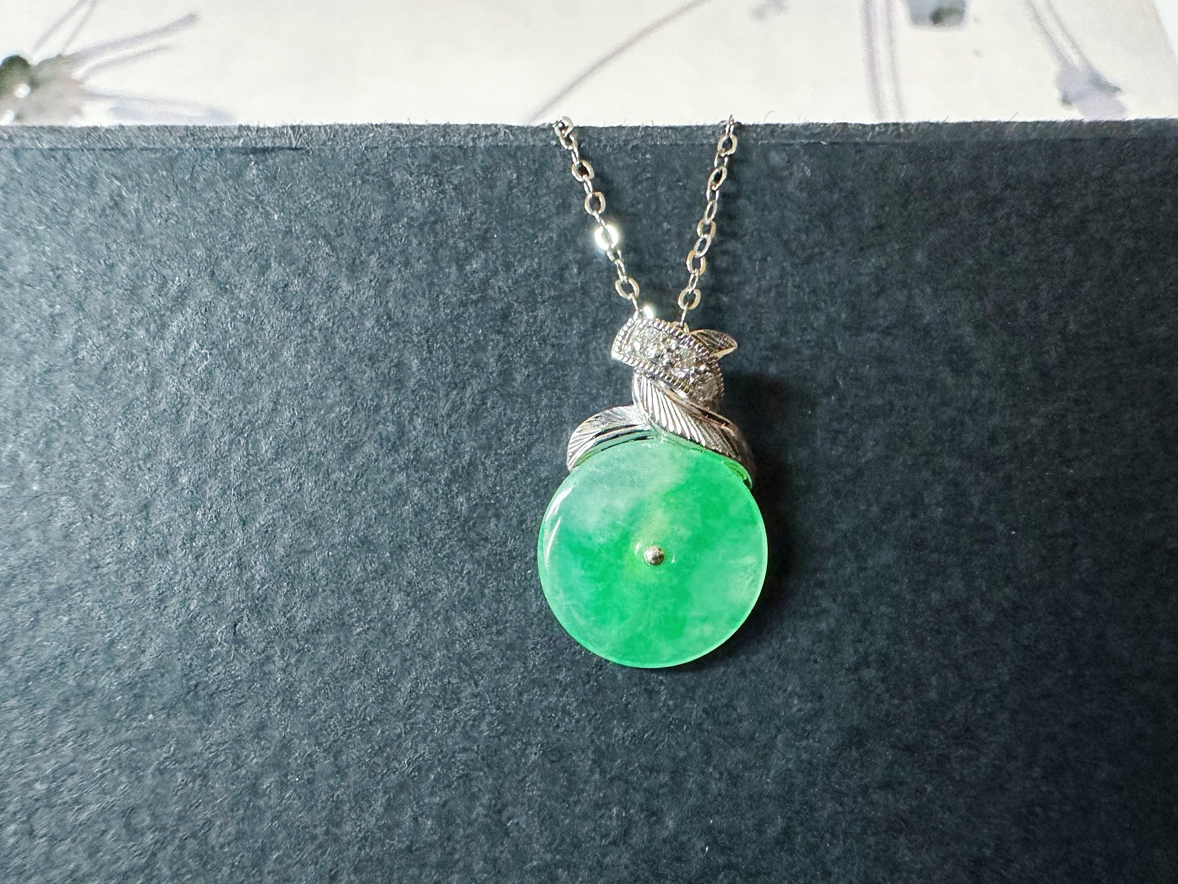 Natural Myanmar Icy Type Vivid Green Donut Jade Pendant in 18K Gold & Diamond For Sale 2