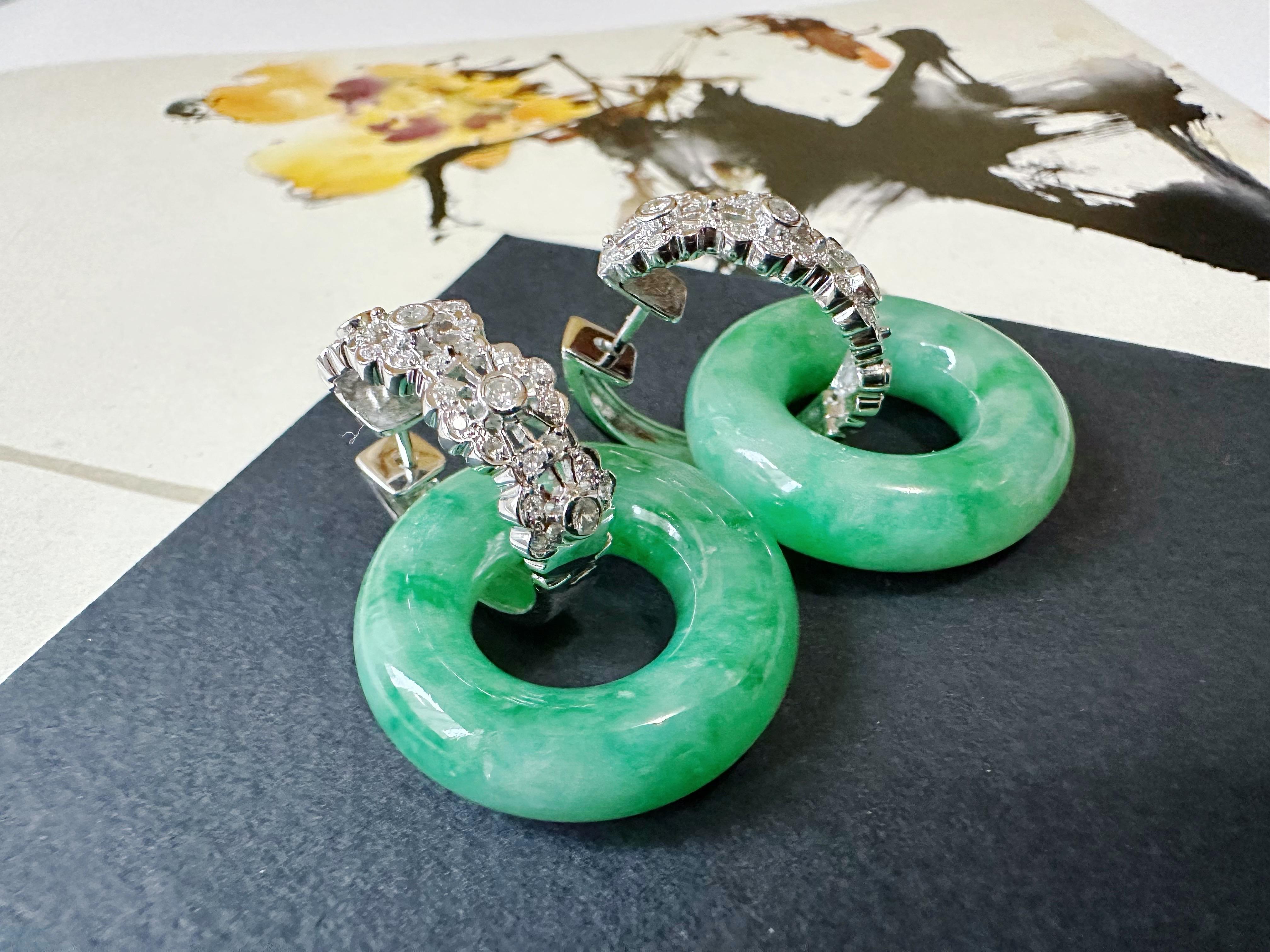 Natural Myanmar Icy Type Vivid Green Jade Donut Hoop Earrings 18K Gold Diamond In New Condition For Sale In Kowloon, HK