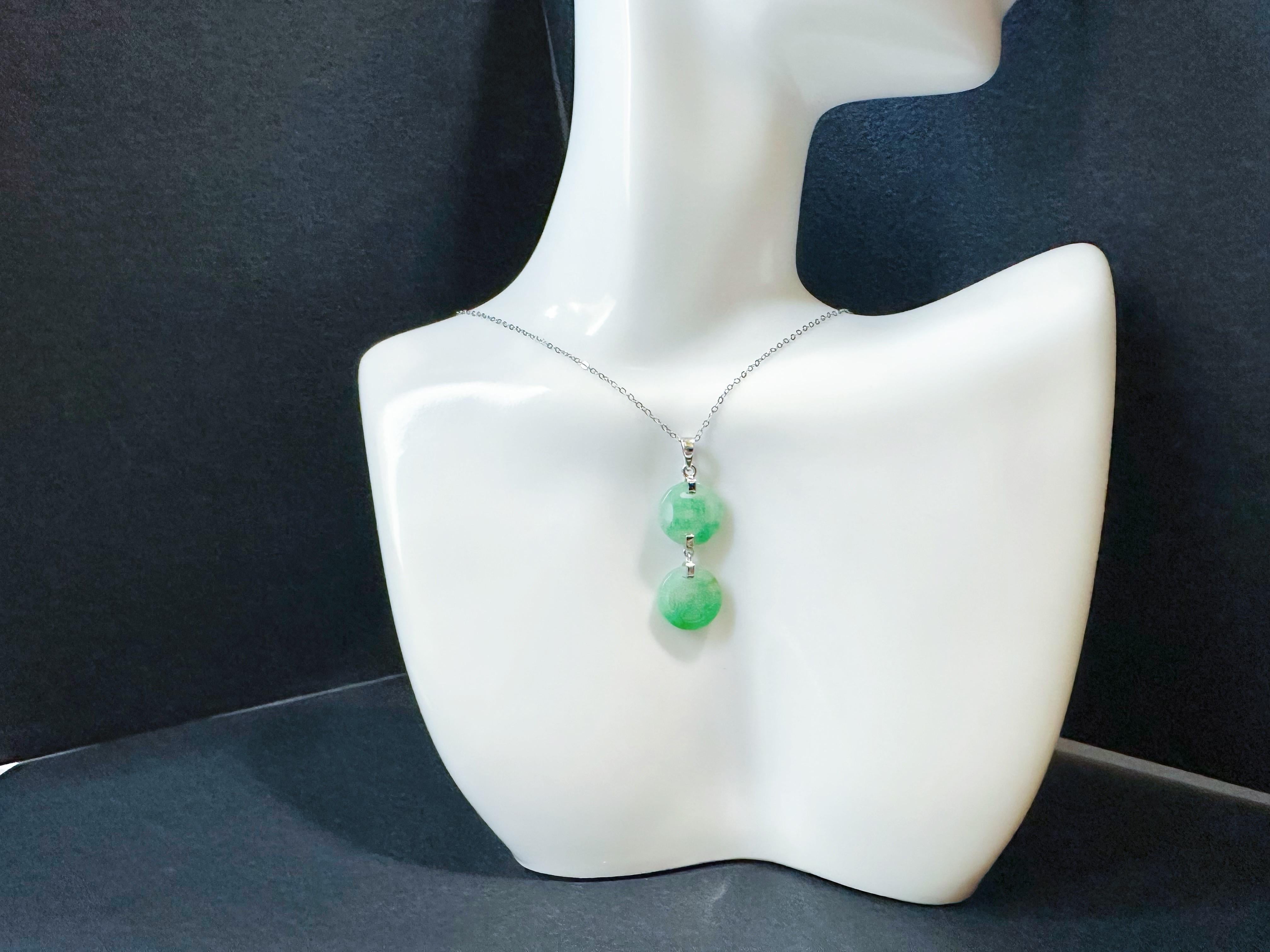 Naturelle Myanmar Icy Type Vivid Green Jade  Pendentif en forme de pièce de monnaie en vente 10