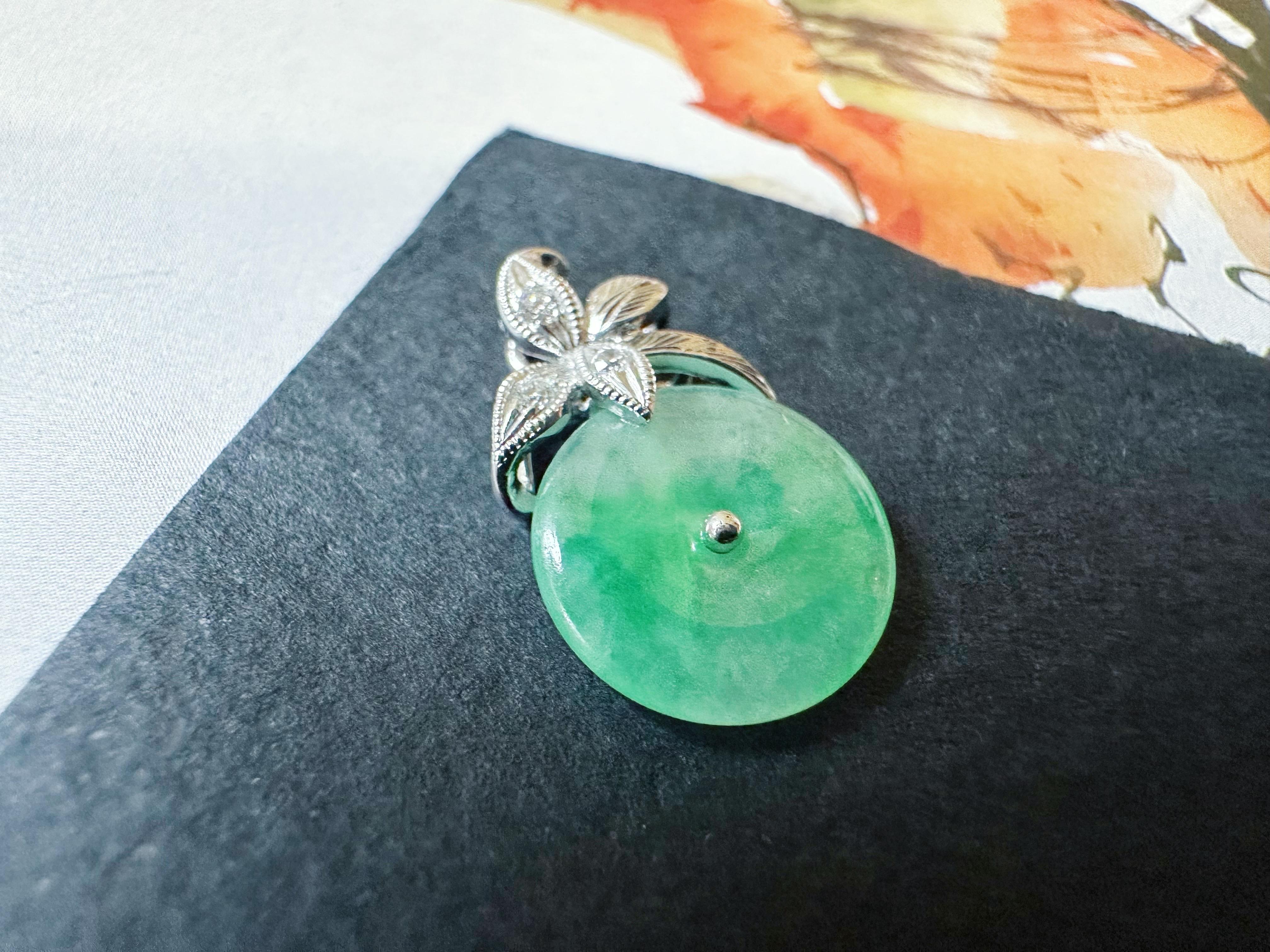 Natural Myanmar Icy Type Vivid Green Round Jade Pendant in 18K Gold & Diamond In New Condition For Sale In Kowloon, HK