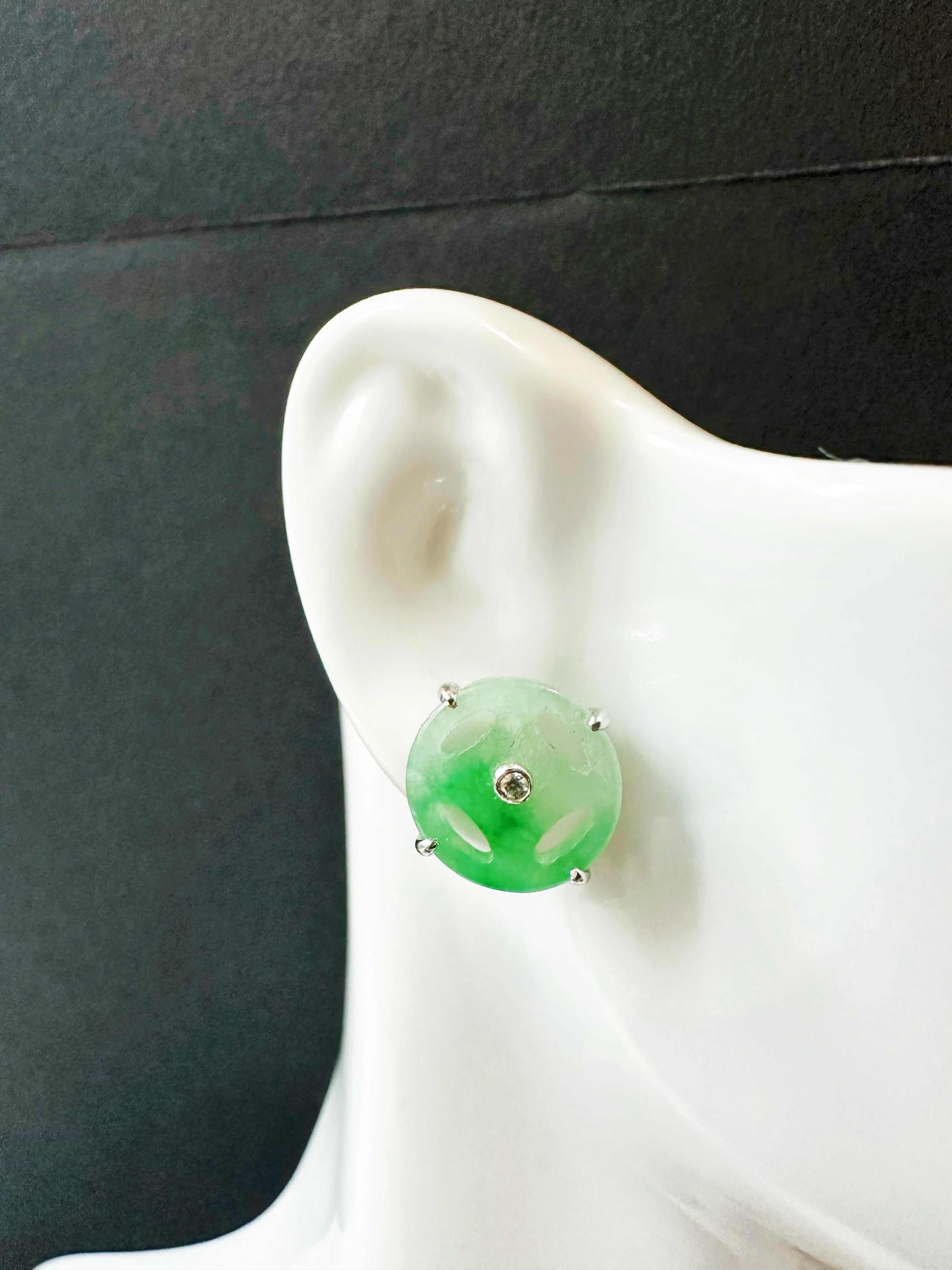 Natural Myanmar Icy Vivid Green Jade with Diamond Ear Stud Earrings in 18K Gold For Sale 4