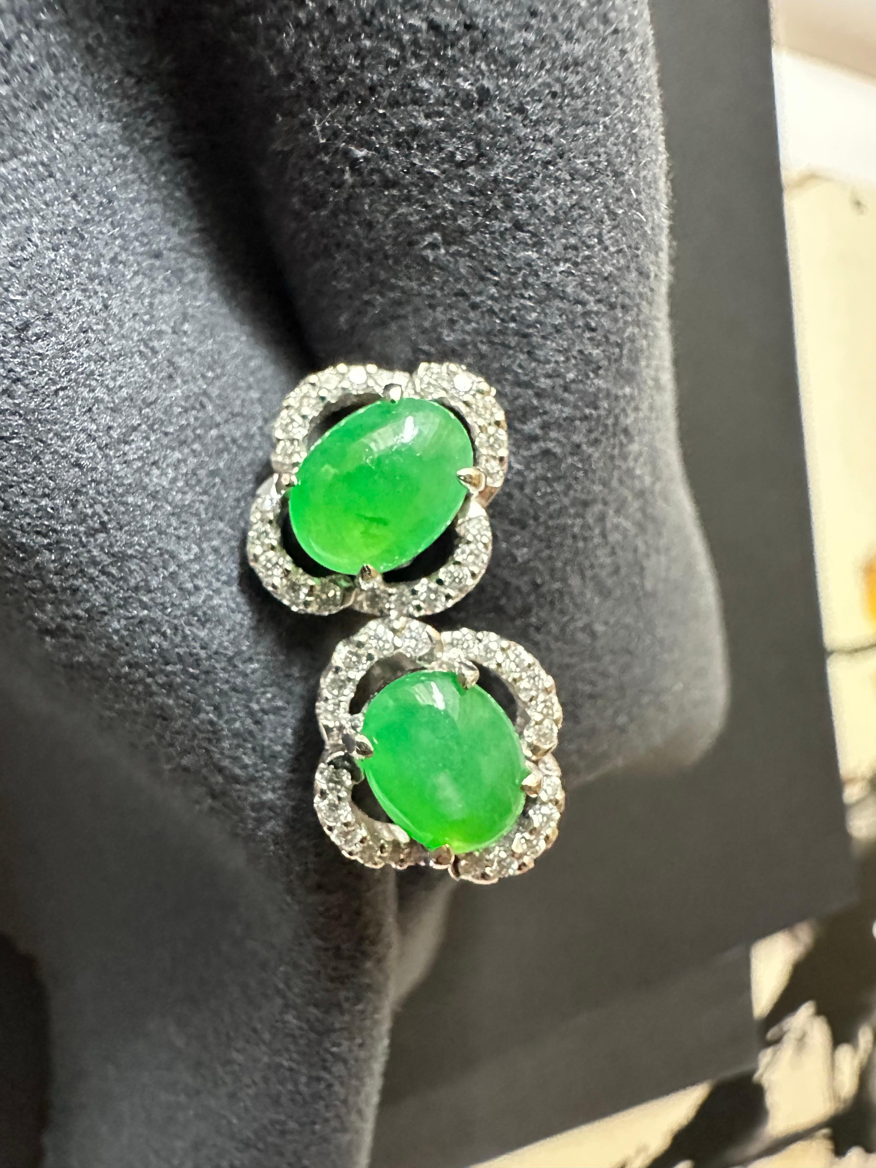 Boucles d'oreilles en Jade Cui Fei vert impérial naturel du Myanmar Clover Leaf Design (feuille de trèfle) en vente 3
