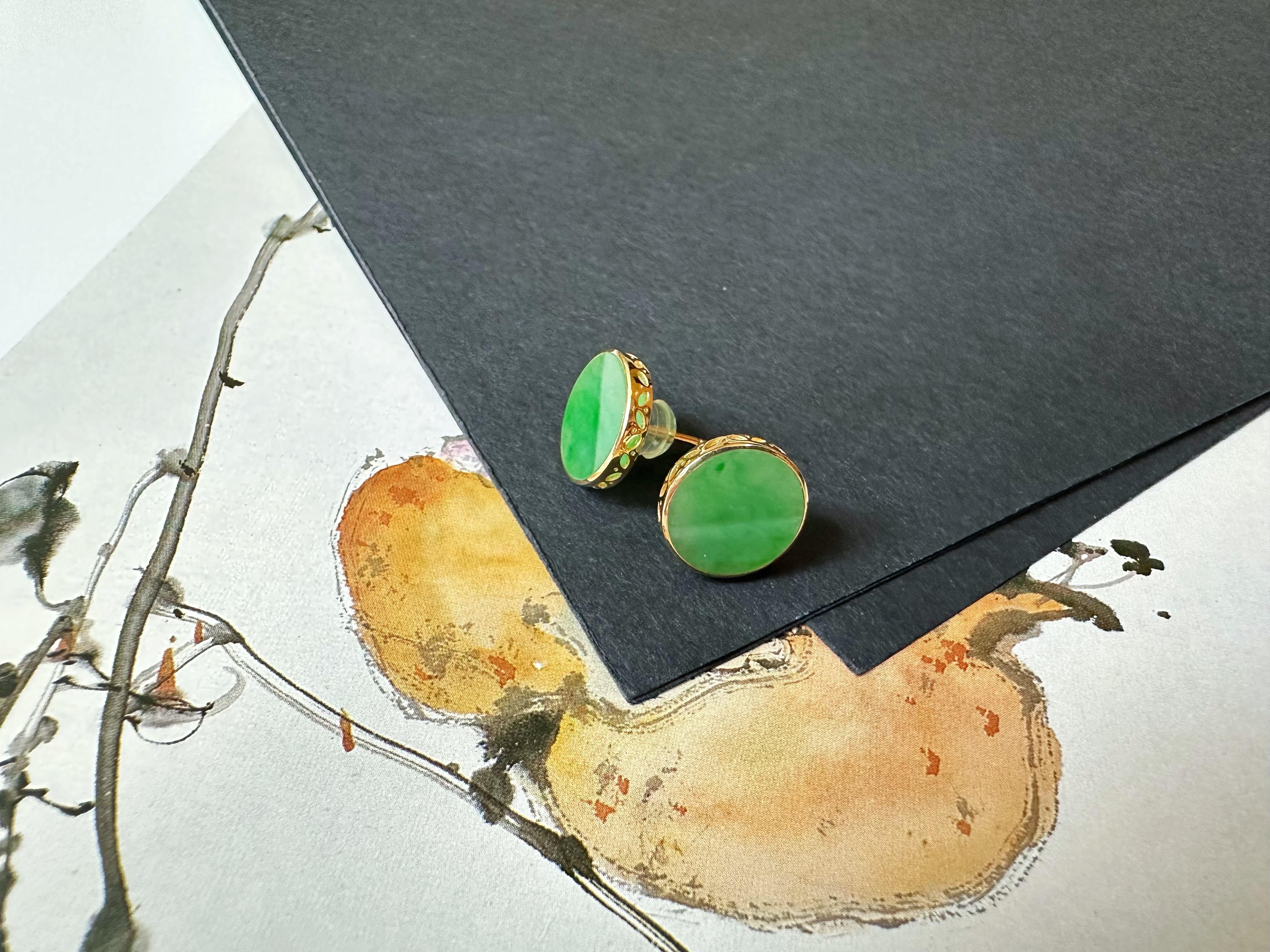 Runde Jadeit-Ohrringe aus 18 Karat Gold mit natürlichem, kaiserlich-grünem Icy-Typ aus Myanmar (Moderne)