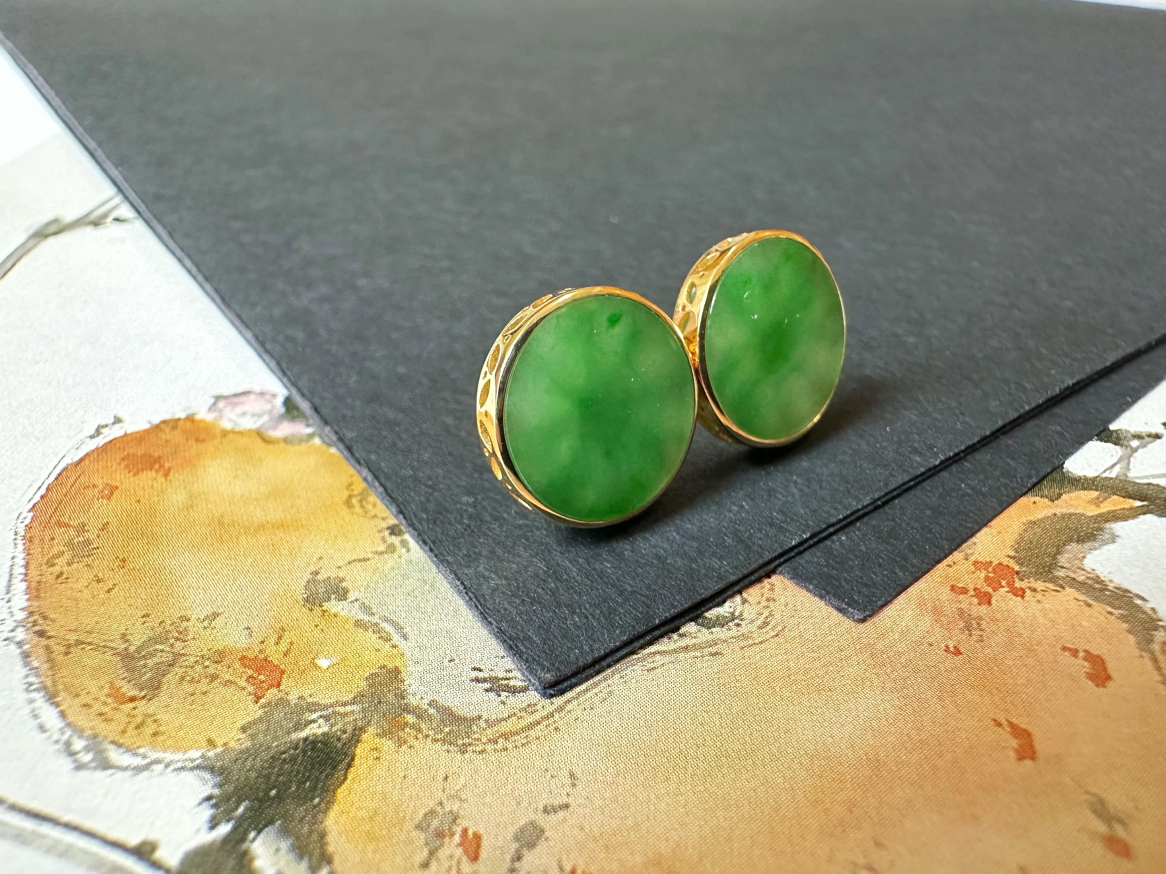 Women's or Men's Natural Myanmar Imperial Green Icy Type Round Jadeite Earrings in 18K Gold For Sale