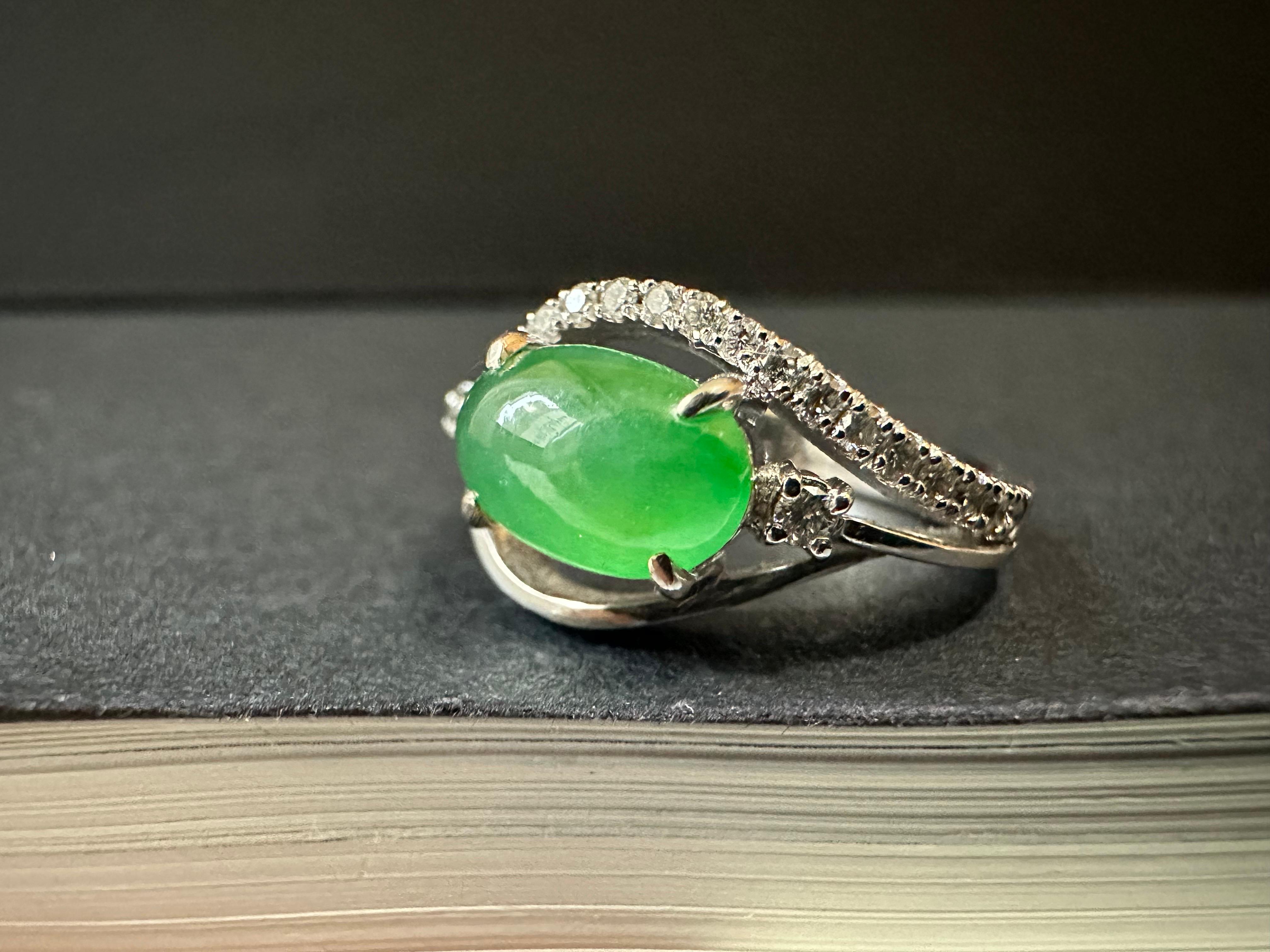 Natural Myanmar Imperial Green Jade Cabochon Ring in 18K White Gold with Diamond For Sale 7