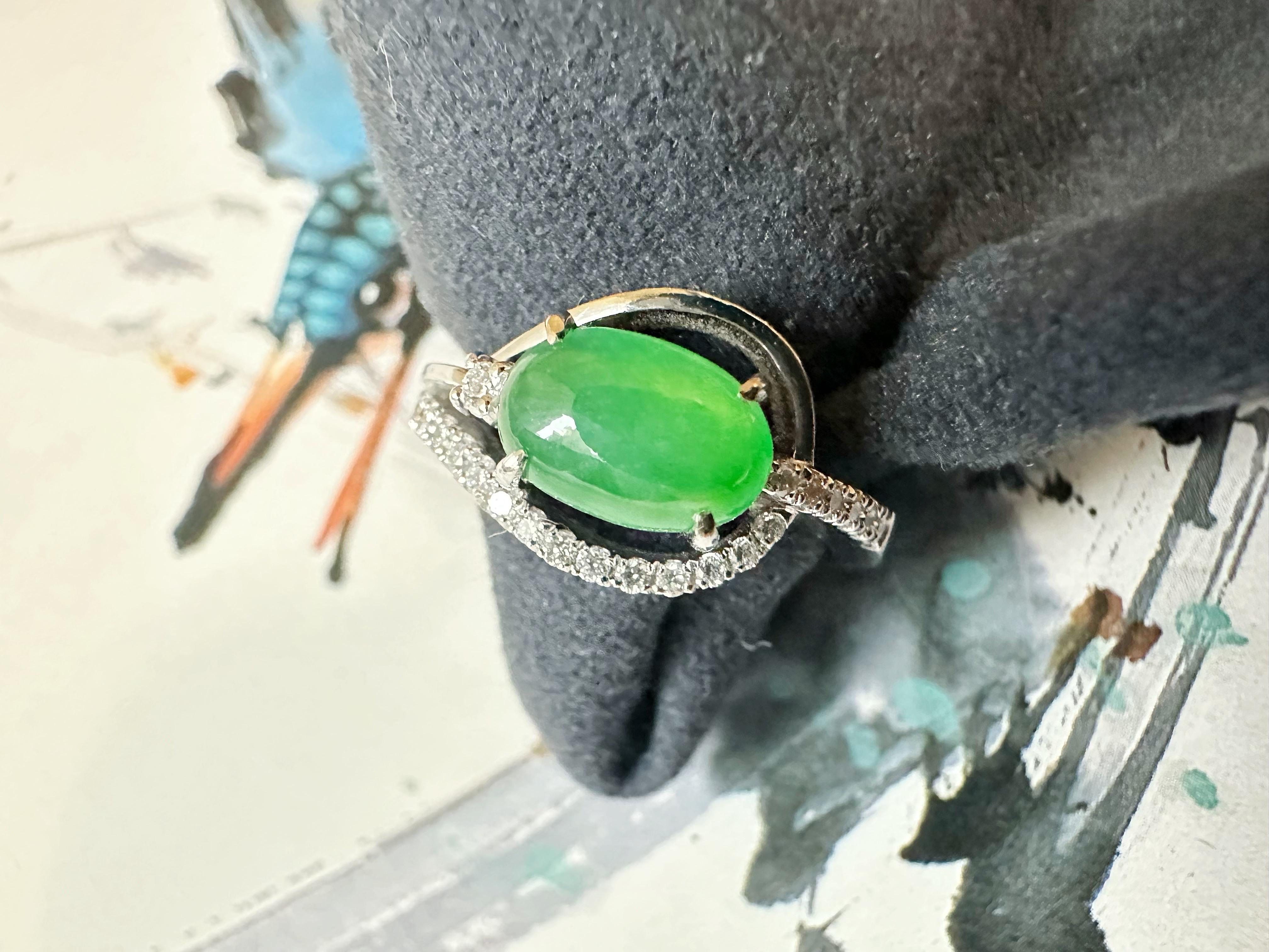 Natural Myanmar Imperial Green Jade Cabochon Ring in 18K White Gold with Diamond For Sale 2