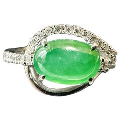 Natural Myanmar Imperial Green Jade Cabochon Ring in 18K White Gold with Diamond