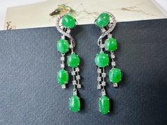 Boucles d'oreilles pendantes Myanmar Imperial Jade vert en or blanc 18 carats avec diamants