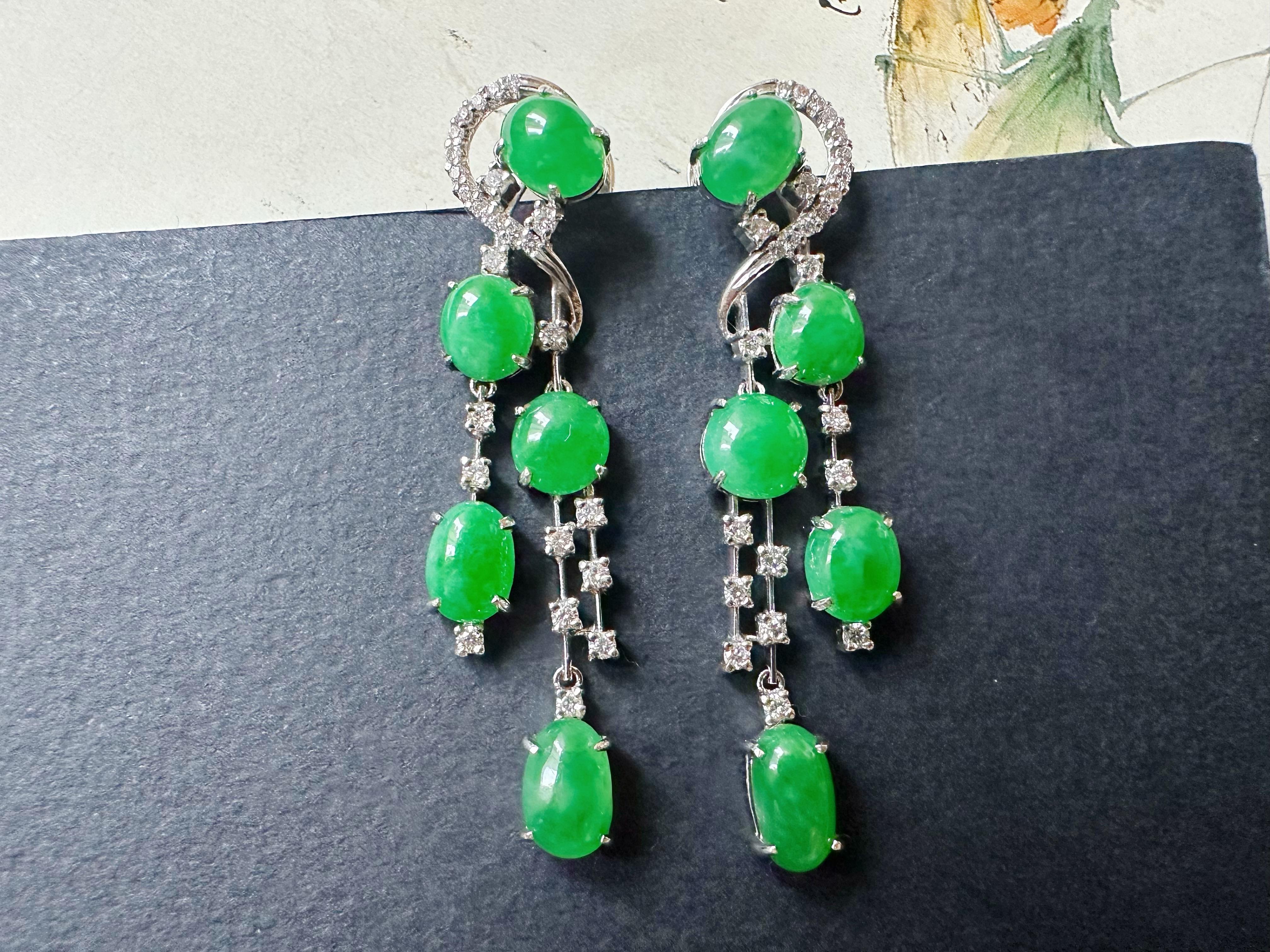 Natural Myanmar Imperial Green Jade Drop Earrings - 18K White Gold with Diamonds In New Condition For Sale In Kowloon, HK