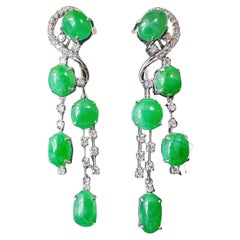 Natürliche kaiserliche grüne Jade-Tropfen-Ohrringe aus Myanmar - 18 Karat Weißgold mit Diamanten