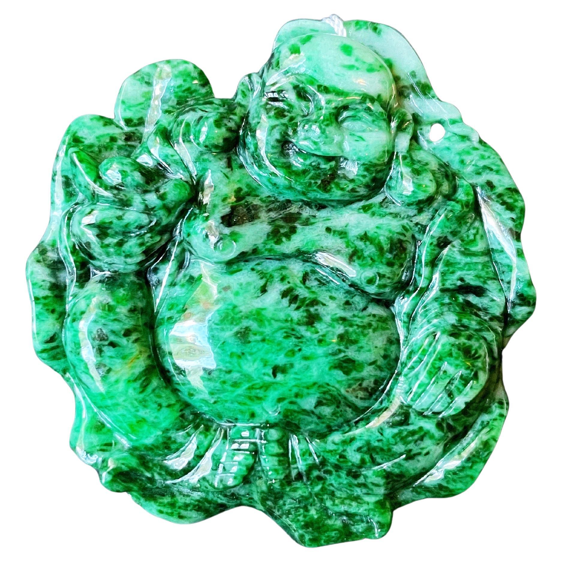 Giada naturale del Myanmar di colore verde intenso Happy Buddha, ciondolo per la creazione di gioielli in vendita
