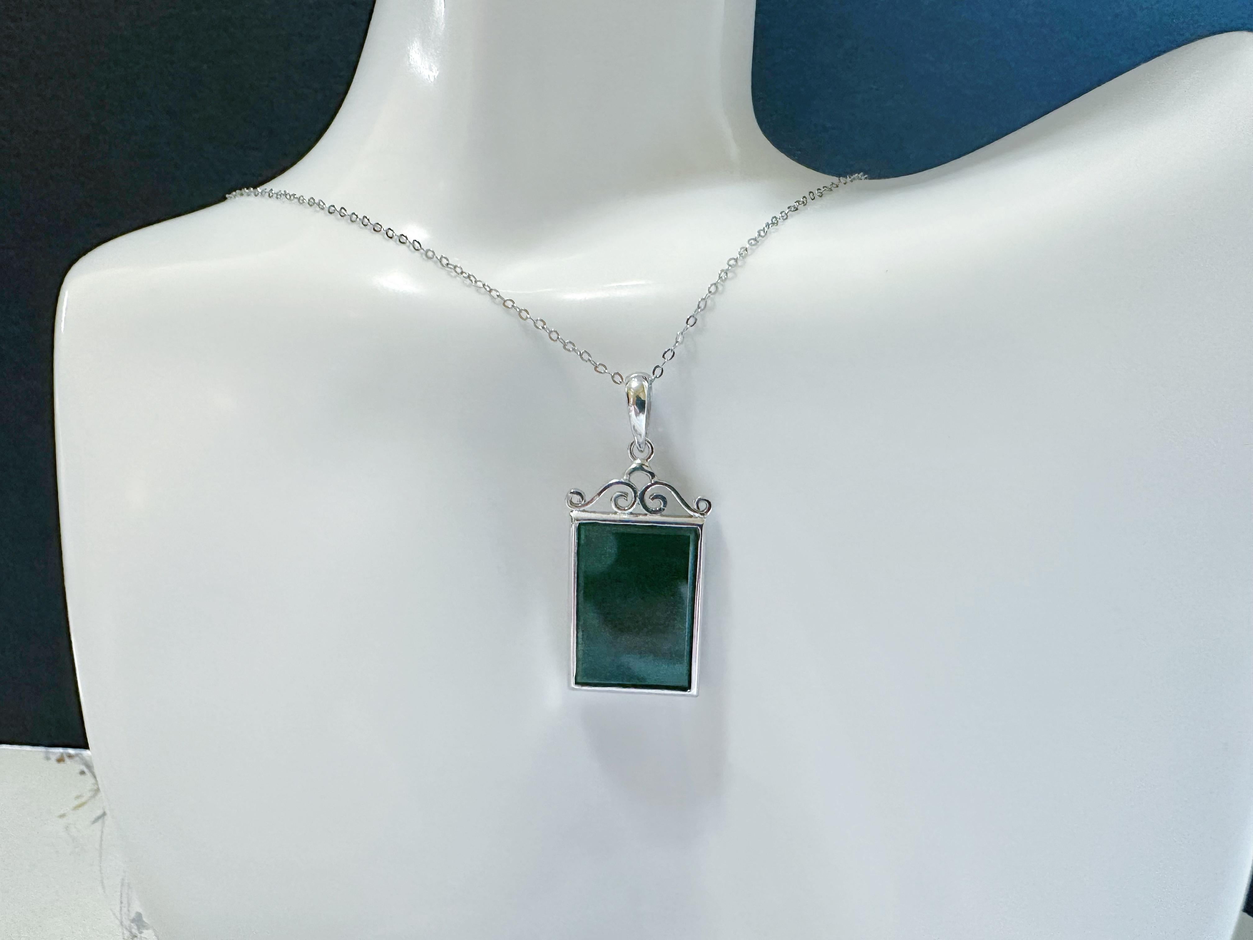 Natural Myanmar Intense Green Jade Pendant in 18K White Gold Plated Silver in vendita 7