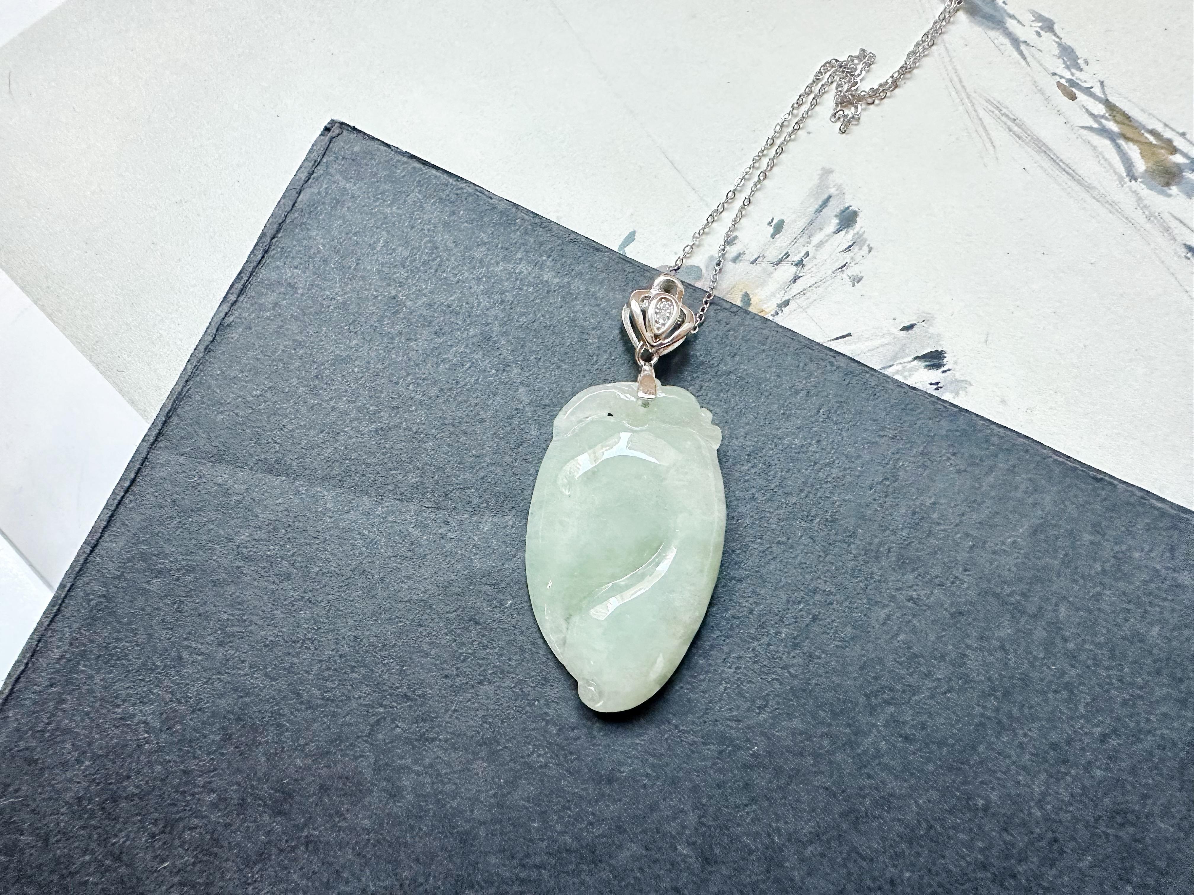 Arts and Crafts Natural Myanmar Jade Peach Silver Pendant in vendita