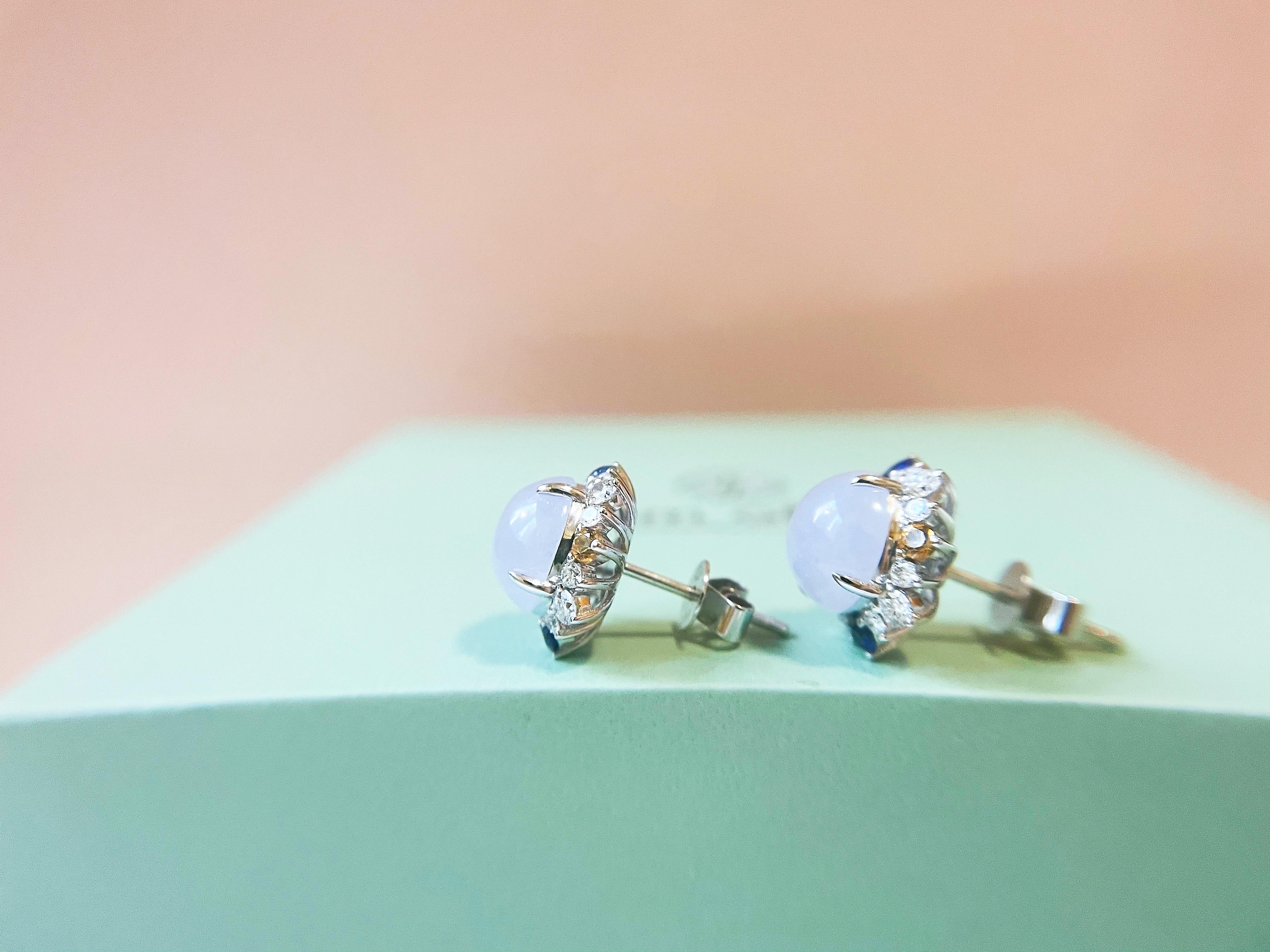 Orecchini di giada ghiacciata lavanda del Myanmar in oro 18K e diamanti in vendita 4