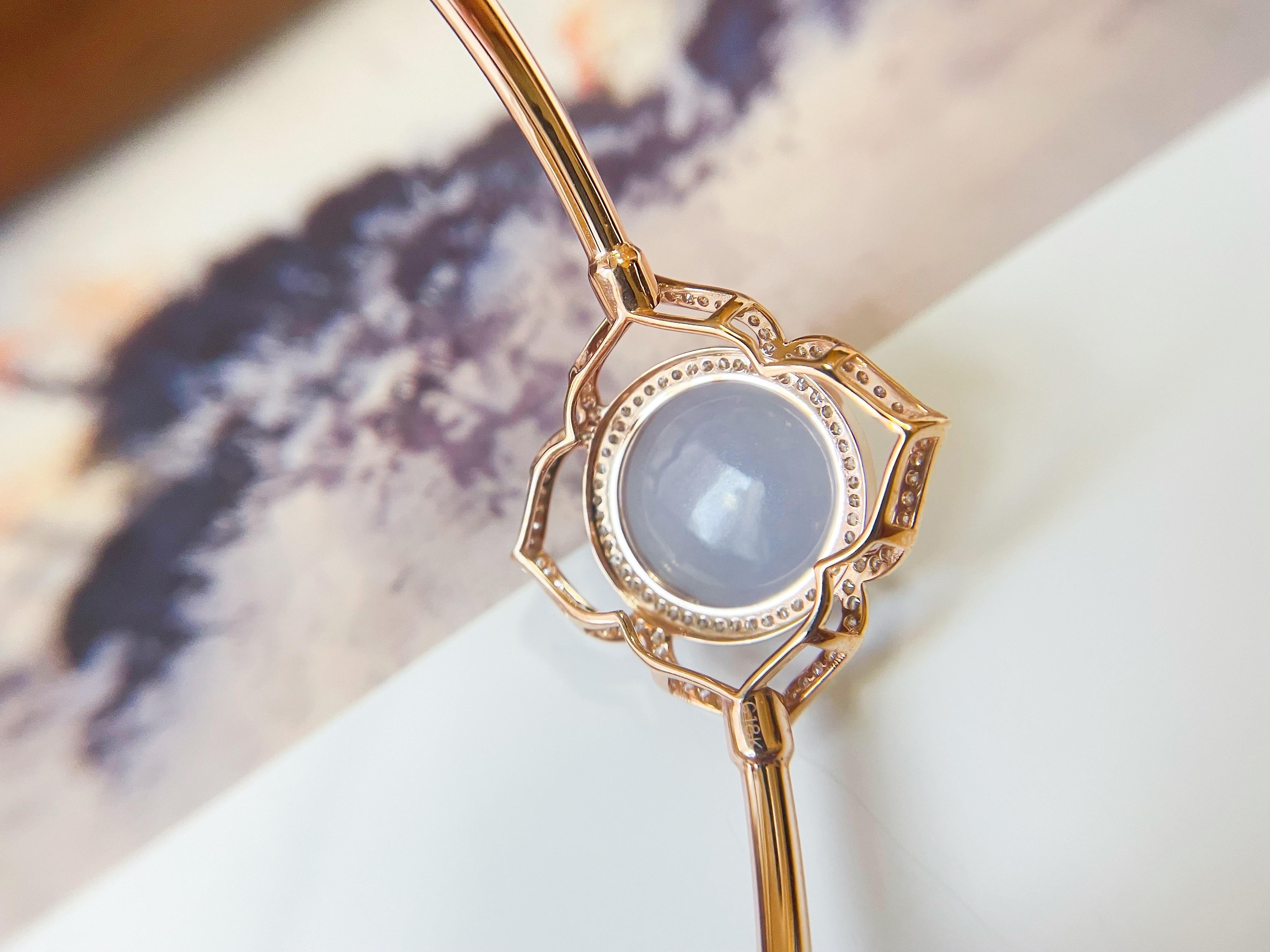 Natural Myanmar Lavender Jadeite Cabochon Bracelet in 18K Rose Gold & Diamond For Sale 1